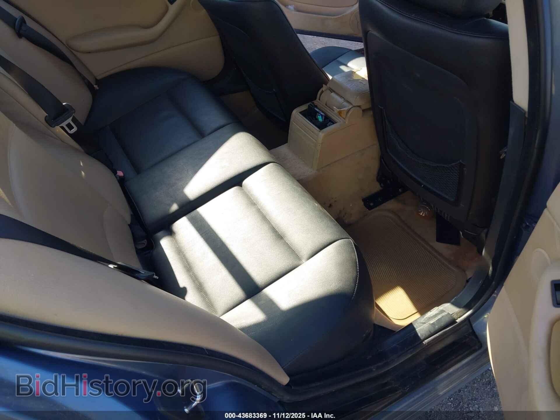 2005 BMW 325I - VIN: WBAEV33475KW19064 - Фото 8