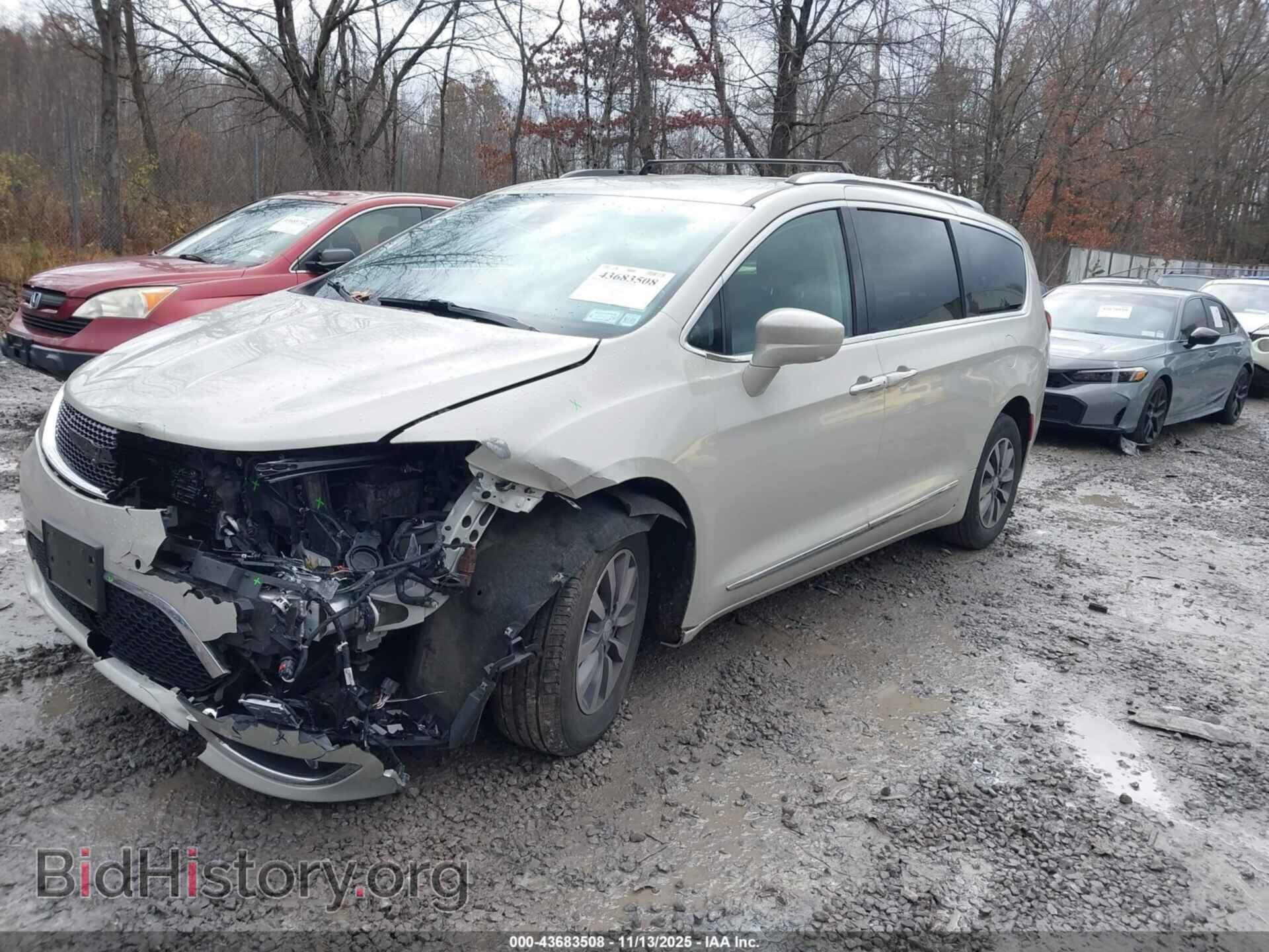 2019 CHRYSLER PACIFICA - VIN: 2C4RC1EG7KR702464 - Photo 2