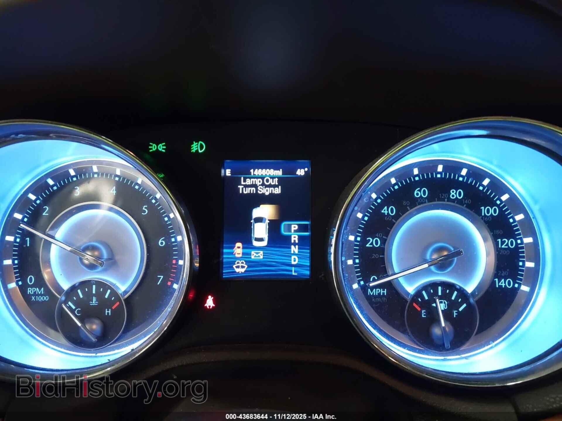2014 CHRYSLER 300C - VIN: 2C3CCAKG1EH273296 - Фото 7