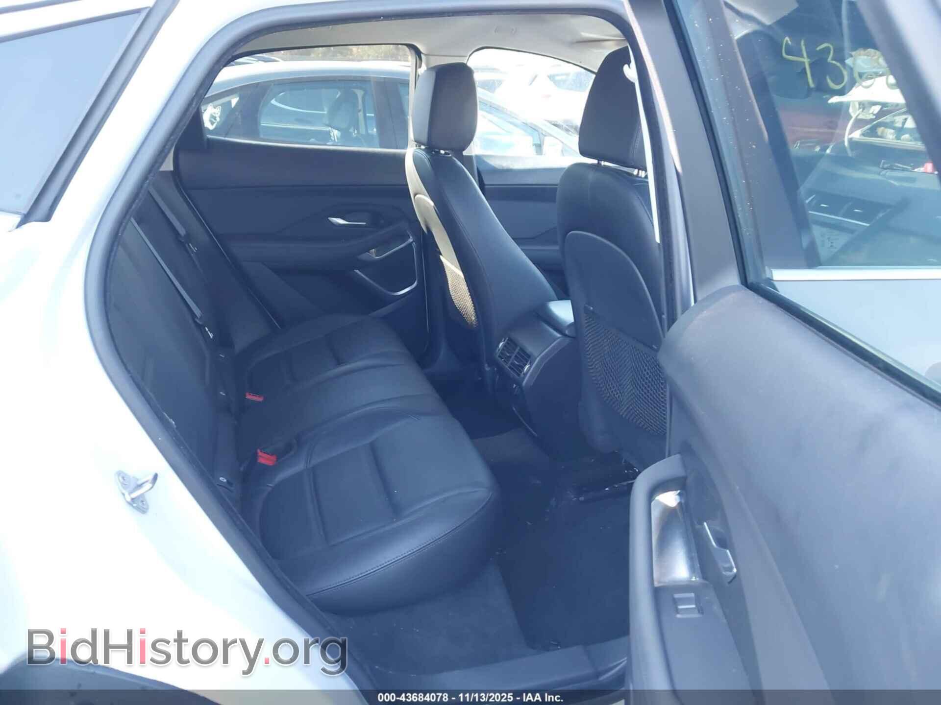 2018 JAGUAR E-PACE - VIN: SADFJ2FX5J1Z30712 - Фото 8