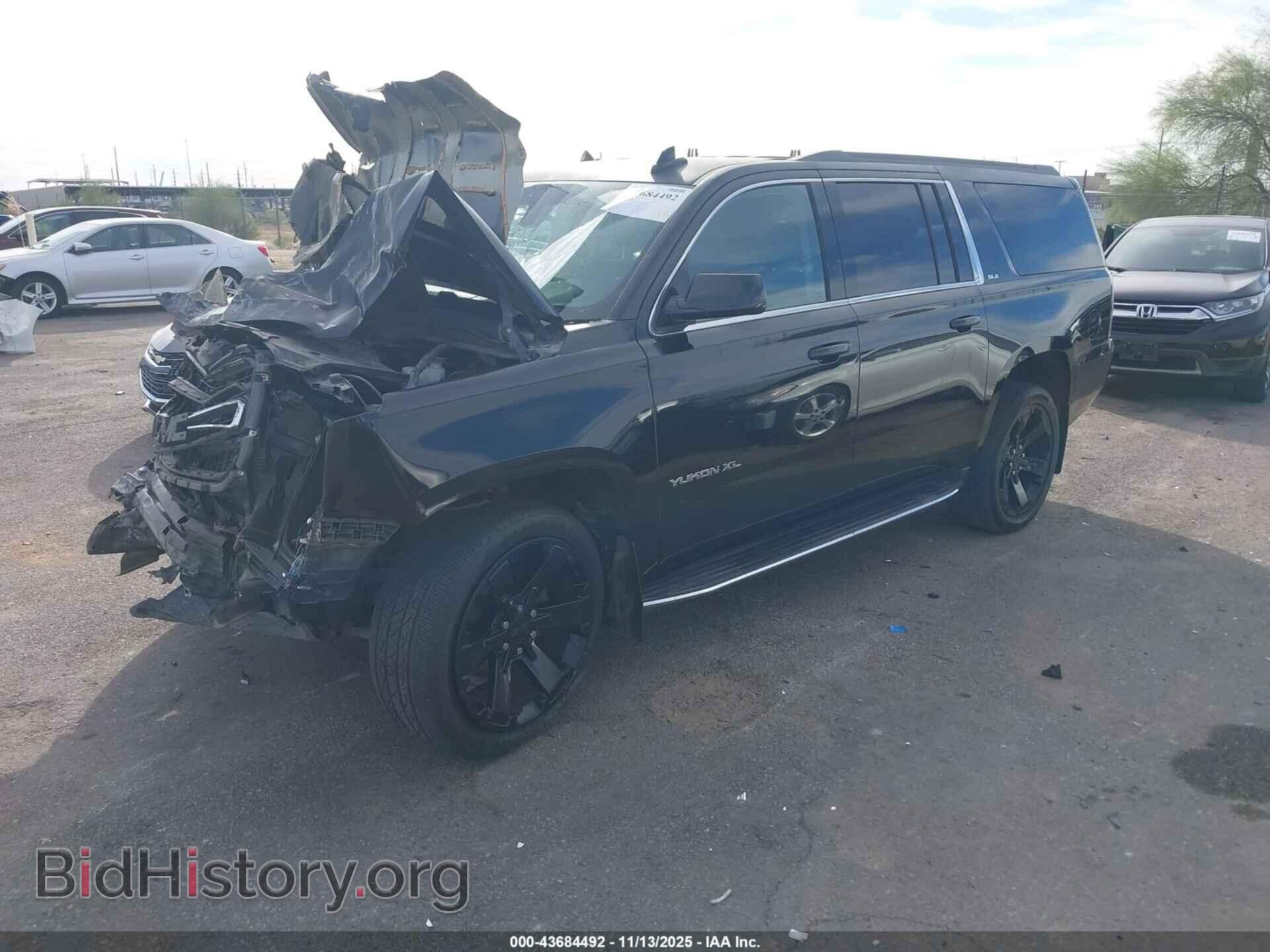 2017 GMC YUKON XL - VIN: 1GKS2FECXHR398564 - Фото 2