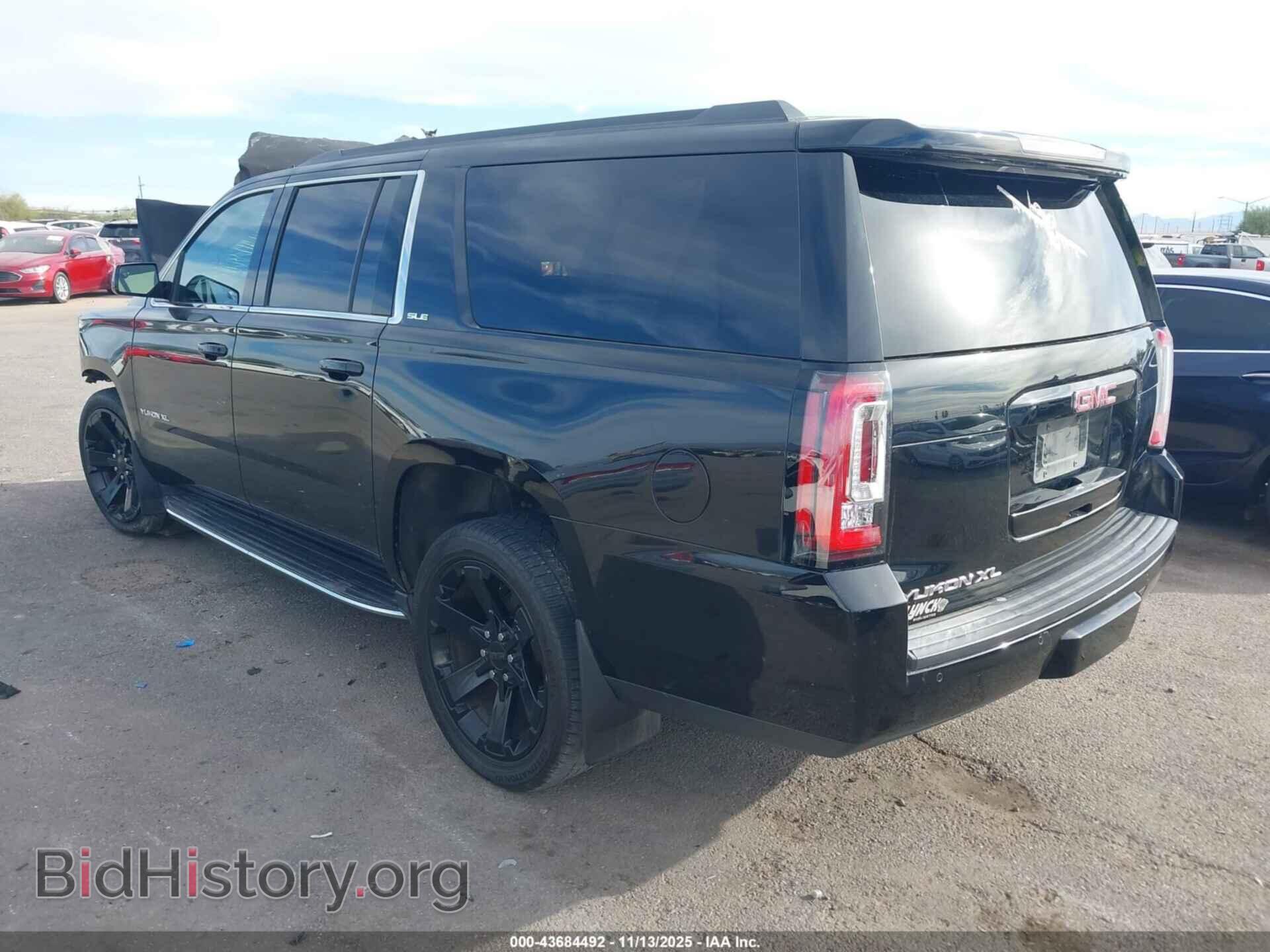 2017 GMC YUKON XL - VIN: 1GKS2FECXHR398564 - Фото 3