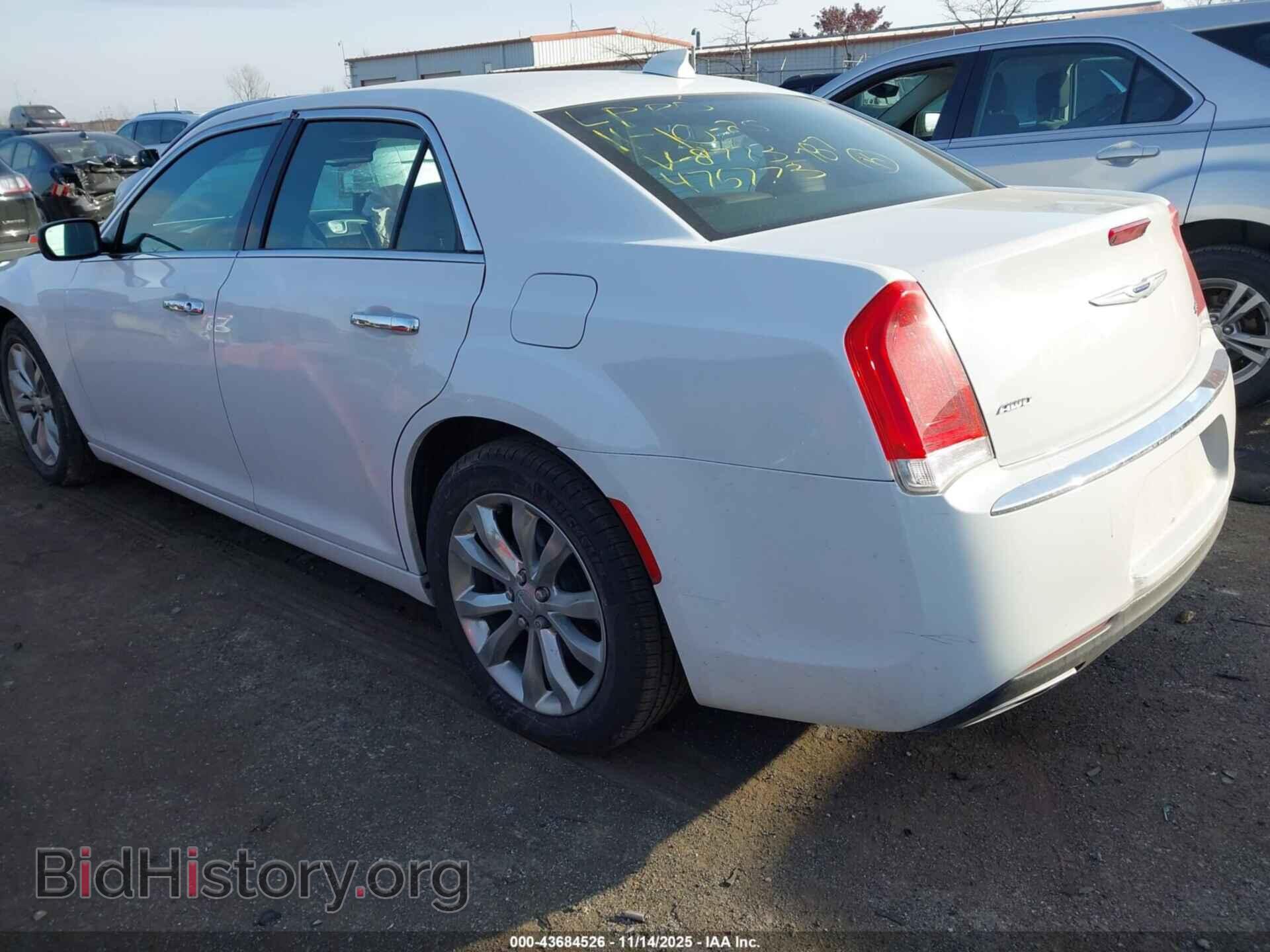 2019 CHRYSLER 300 - VIN: 2C3CCAKG9KH528773 - Фото 3