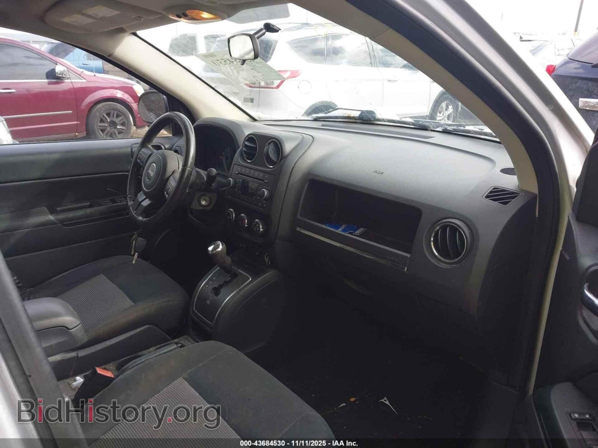 2011 JEEP COMPASS - VIN: 1J4NF1FB0BD258091 - Photo 5