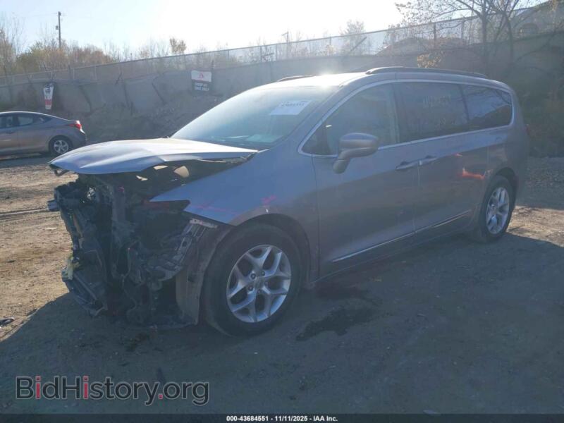 2017 Chrysler PACIFICA (VIN 2C4RC1BG0HR638331) — фото 2 из 17