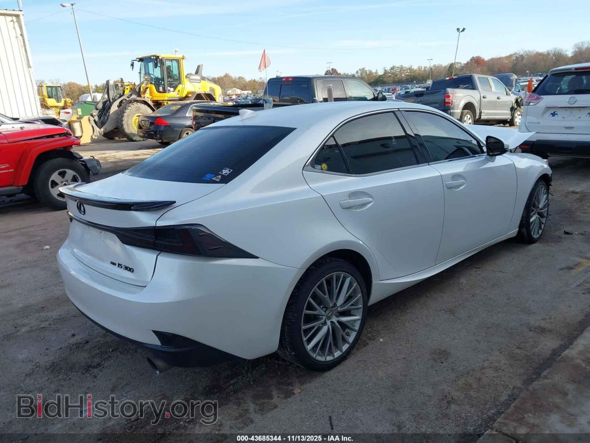 2016 LEXUS IS 300 - VIN: JTHCM1D26G5009901 - Фото 4
