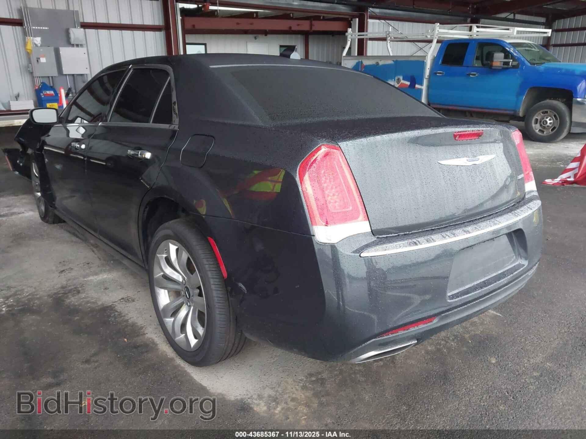 2019 CHRYSLER 300 - VIN: 2C3CCAEG0KH693512 - Фото 3