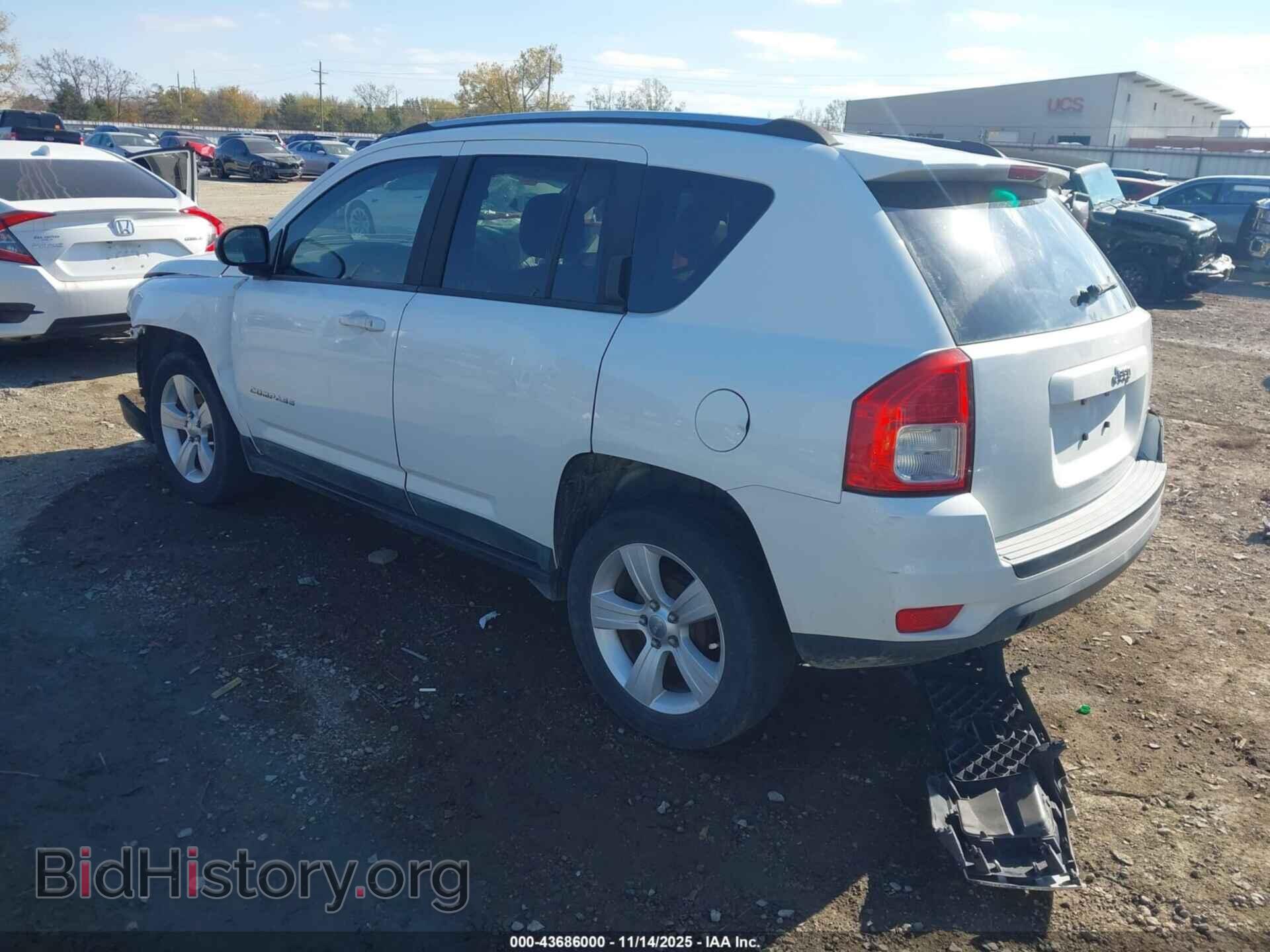 2011 JEEP COMPASS - VIN: 1J4NT1FB2BD236442 - Photo 3
