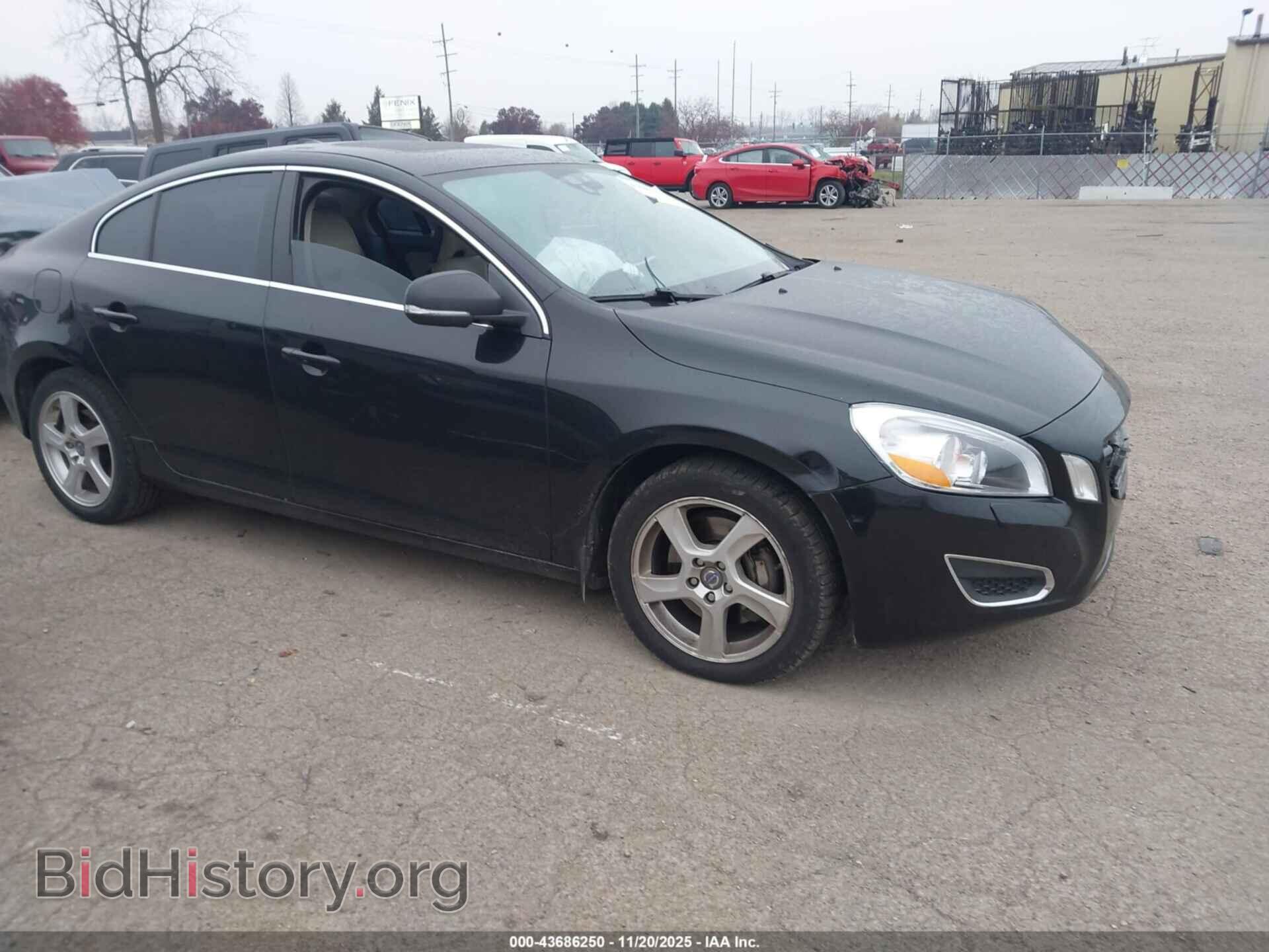 Фотография YV1622FS3C2120905 - VOLVO S60 2012