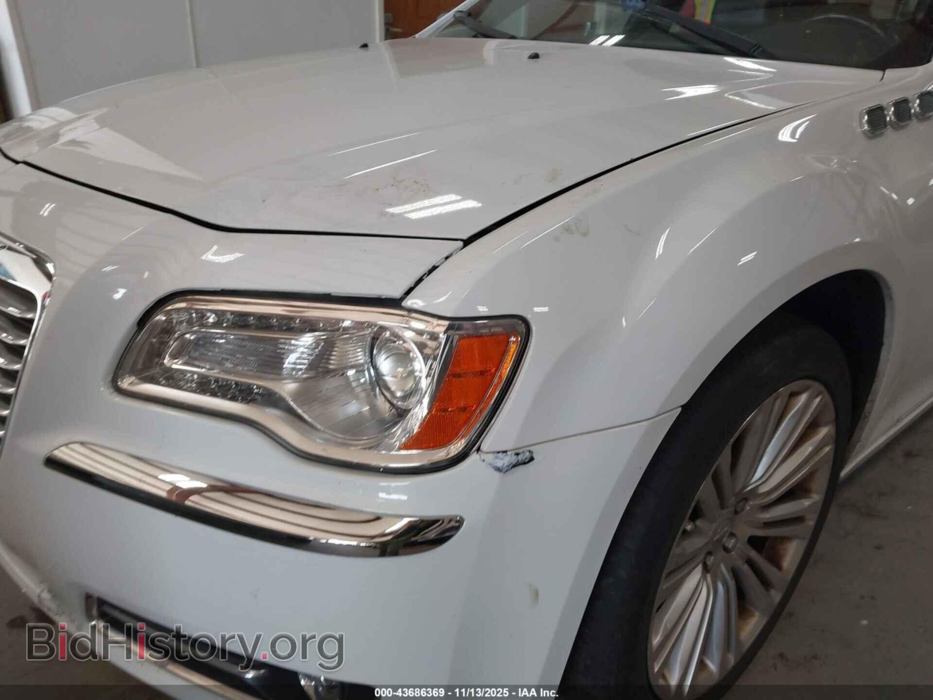 2011 CHRYSLER 300 - VIN: 2C3CA5CG3BH563188 - Фото 12