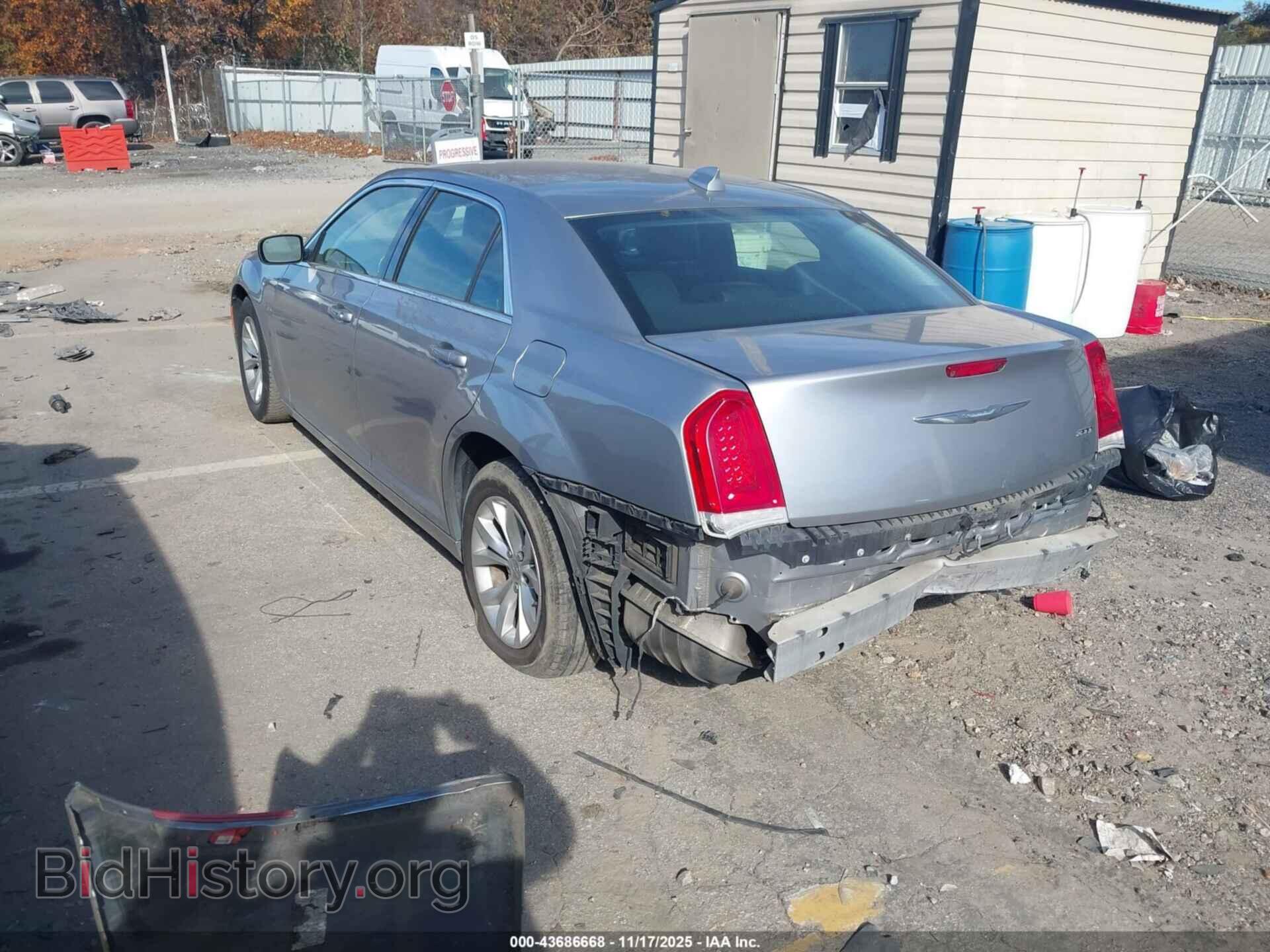 2016 CHRYSLER 300 - VIN: 2C3CCAAGXGH252659 - Фото 3