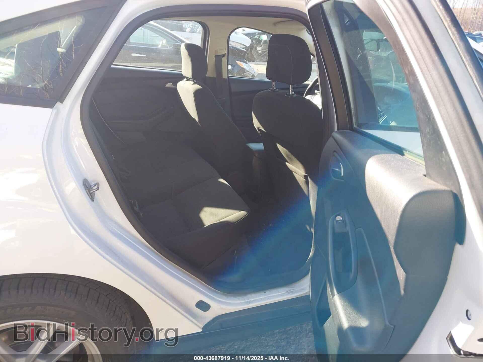 2018 FORD FOCUS - VIN: 1FADP3FE4JL296499 - Фото 8