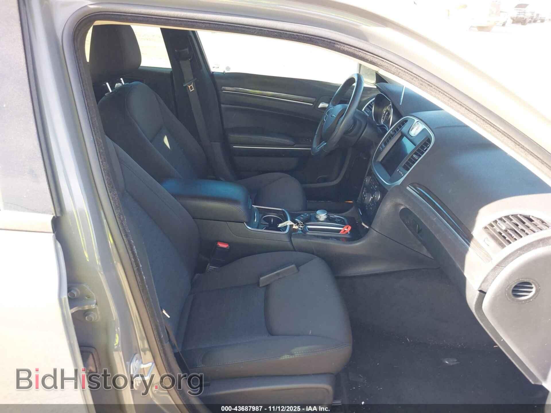 2018 CHRYSLER 300 - VIN: 2C3CCAAG7JH264372 - Фото 5