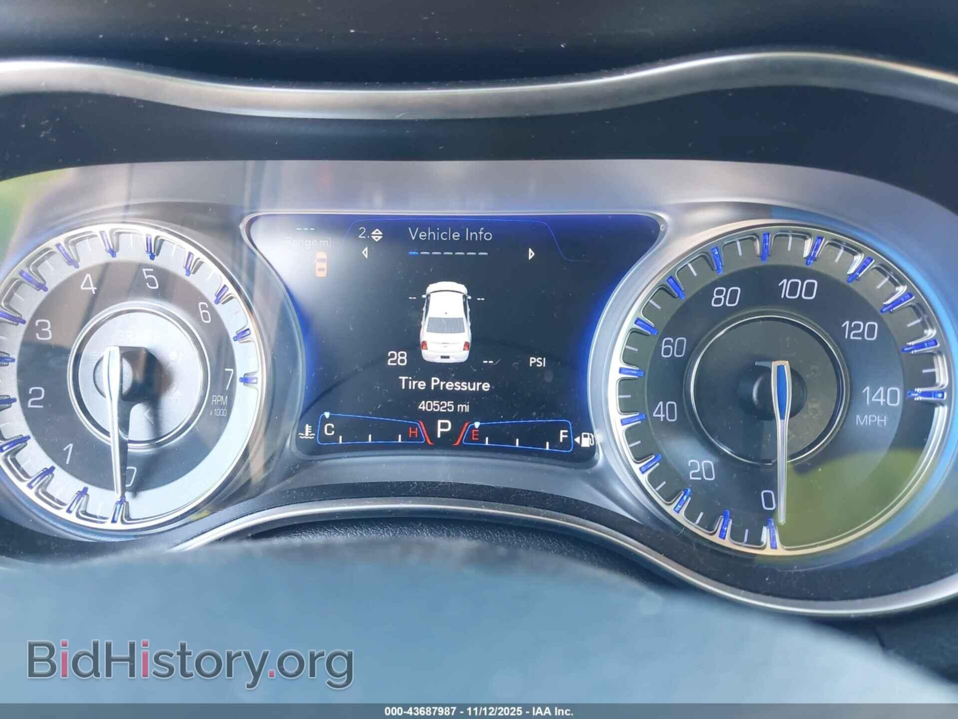 2018 CHRYSLER 300 - VIN: 2C3CCAAG7JH264372 - Фото 7