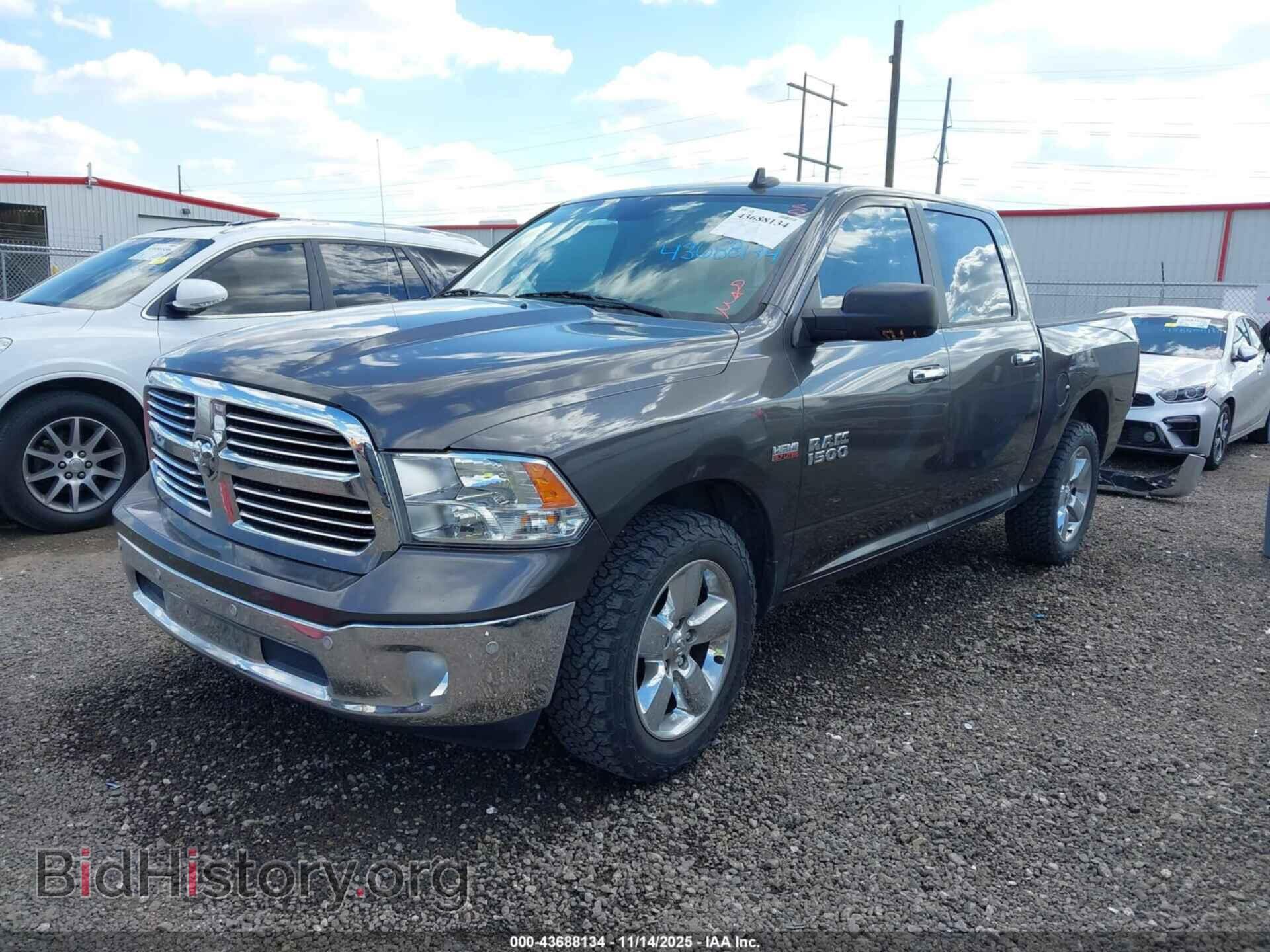 2017 RAM 1500 - VIN: 3C6RR6LT2HG717018 - Фото 2