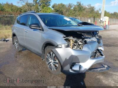 2017 Toyota RAV4 LE, серебристый — VIN 2T3ZFREV5HW328178, IAAI