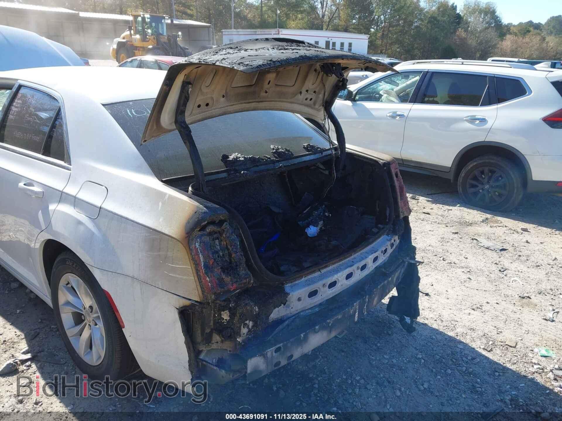 2016 CHRYSLER 300 - VIN: 2C3CCAAG1GH106263 - Фото 6