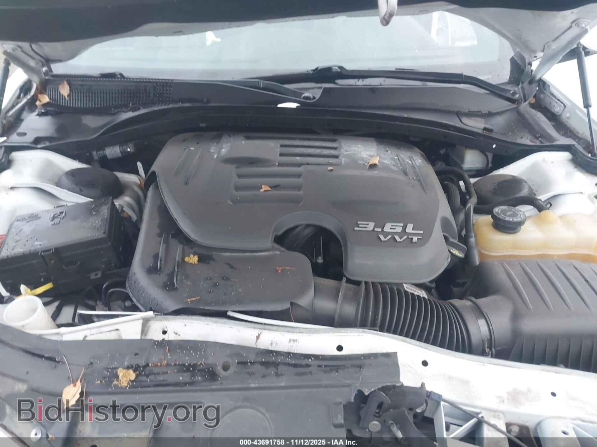 2016 CHRYSLER 300 - VIN: 2C3CCABG6GH313407 - Фото 10