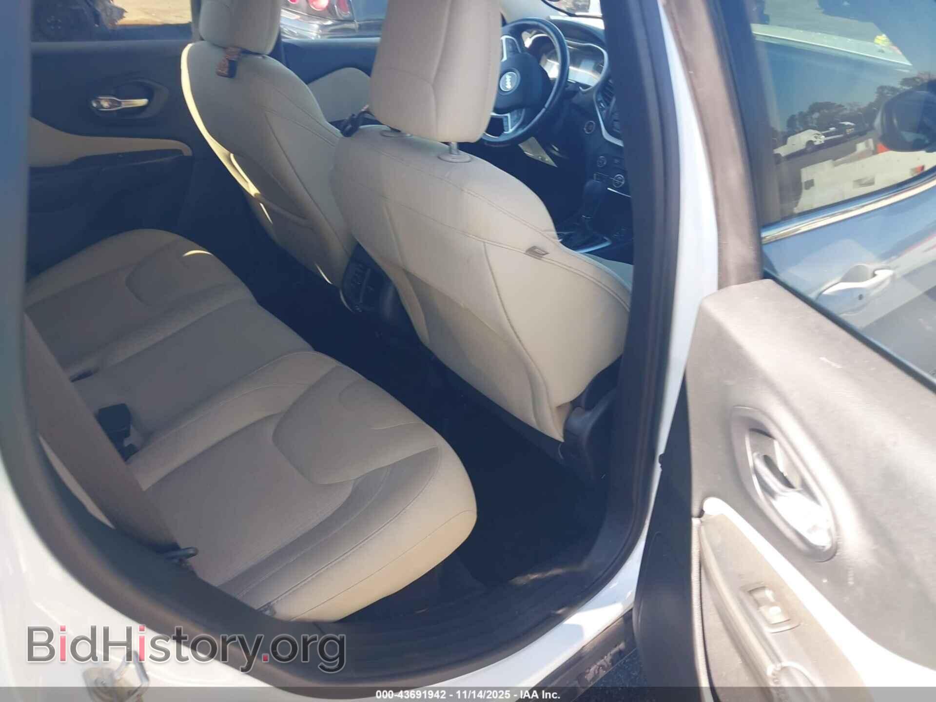2016 JEEP CHEROKEE - VIN: 1C4PJLCB8GW190843 - Фото 8