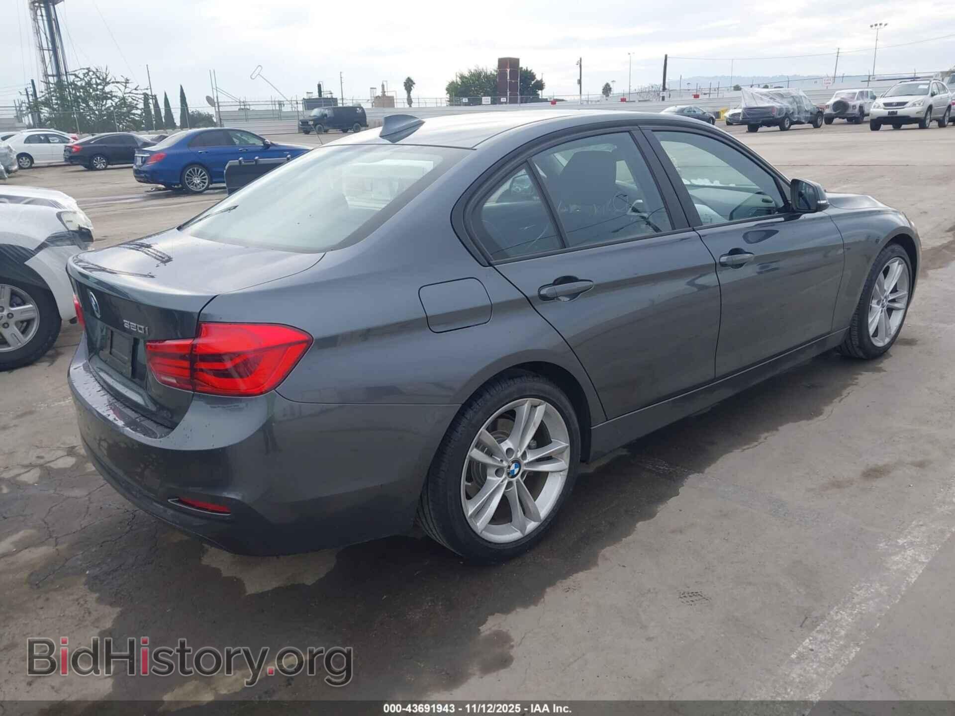 2018 BMW 320I - VIN: WBA8E1G53JNU89037 - Фото 4