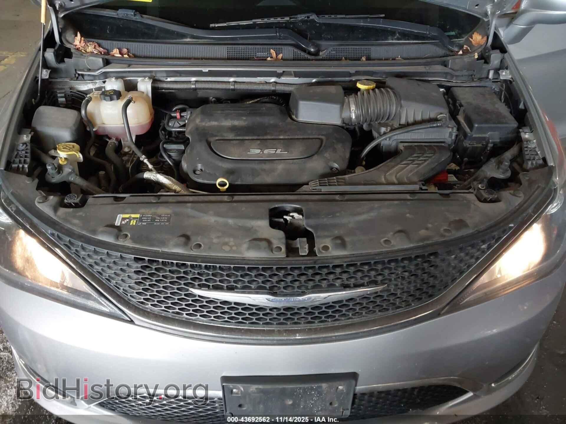 2017 CHRYSLER PACIFICA - VIN: 2C4RC1BGXHR820375 - Фото 10