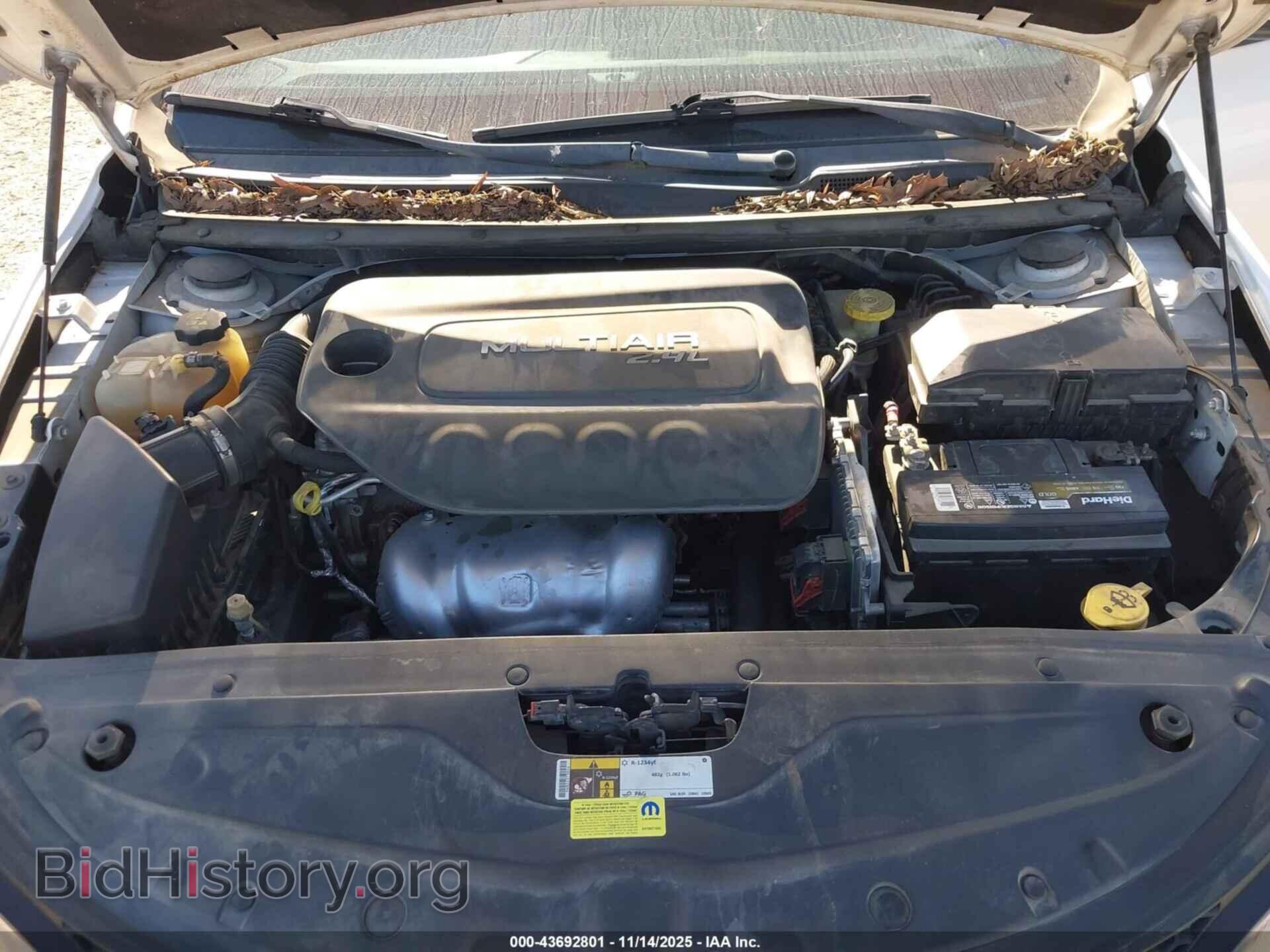 2016 CHRYSLER 200 - VIN: 1C3CCCBB5GN177665 - Фото 10