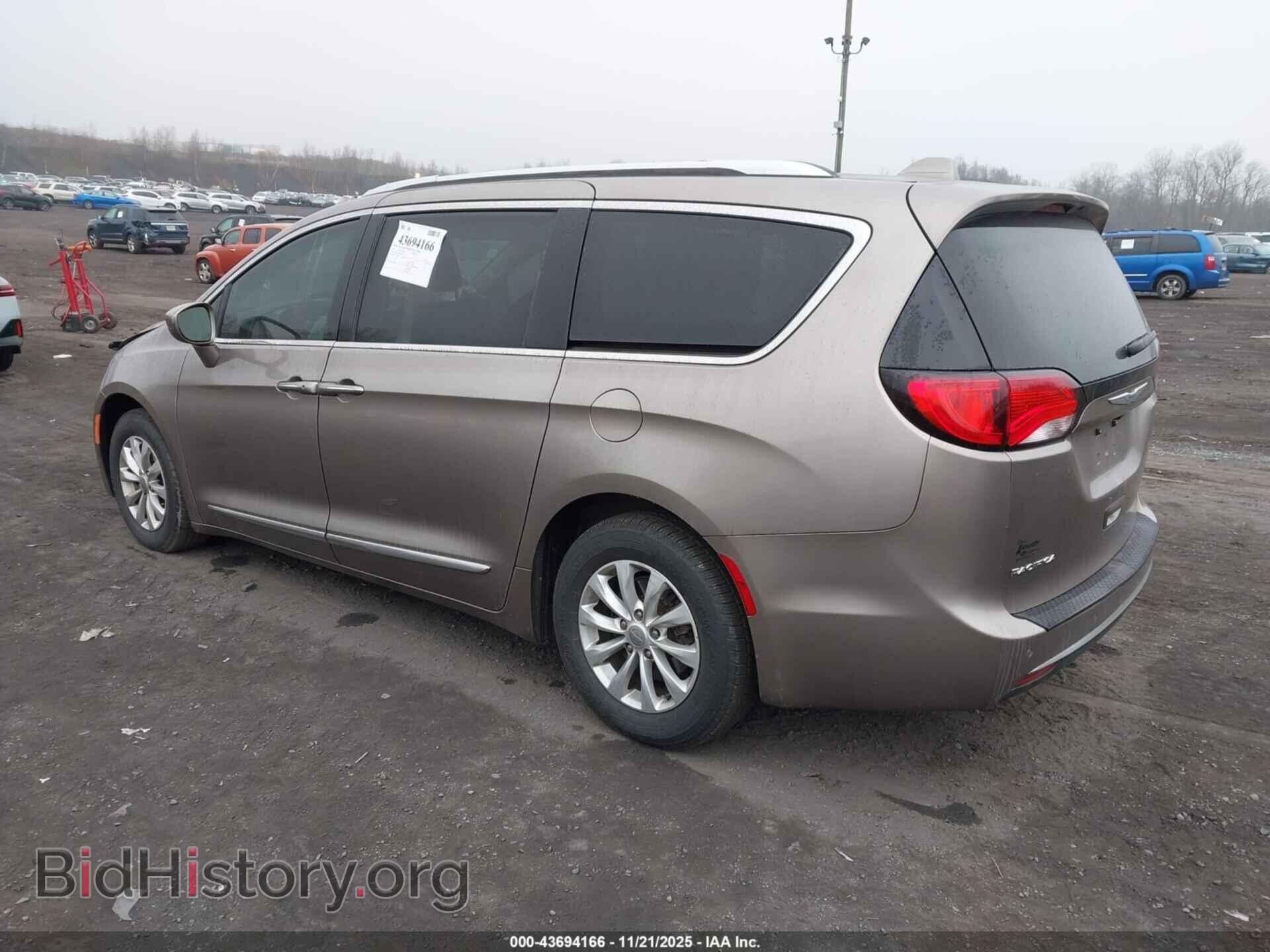 2018 CHRYSLER PACIFICA - VIN: 2C4RC1BGXJR274375 - Фото 3