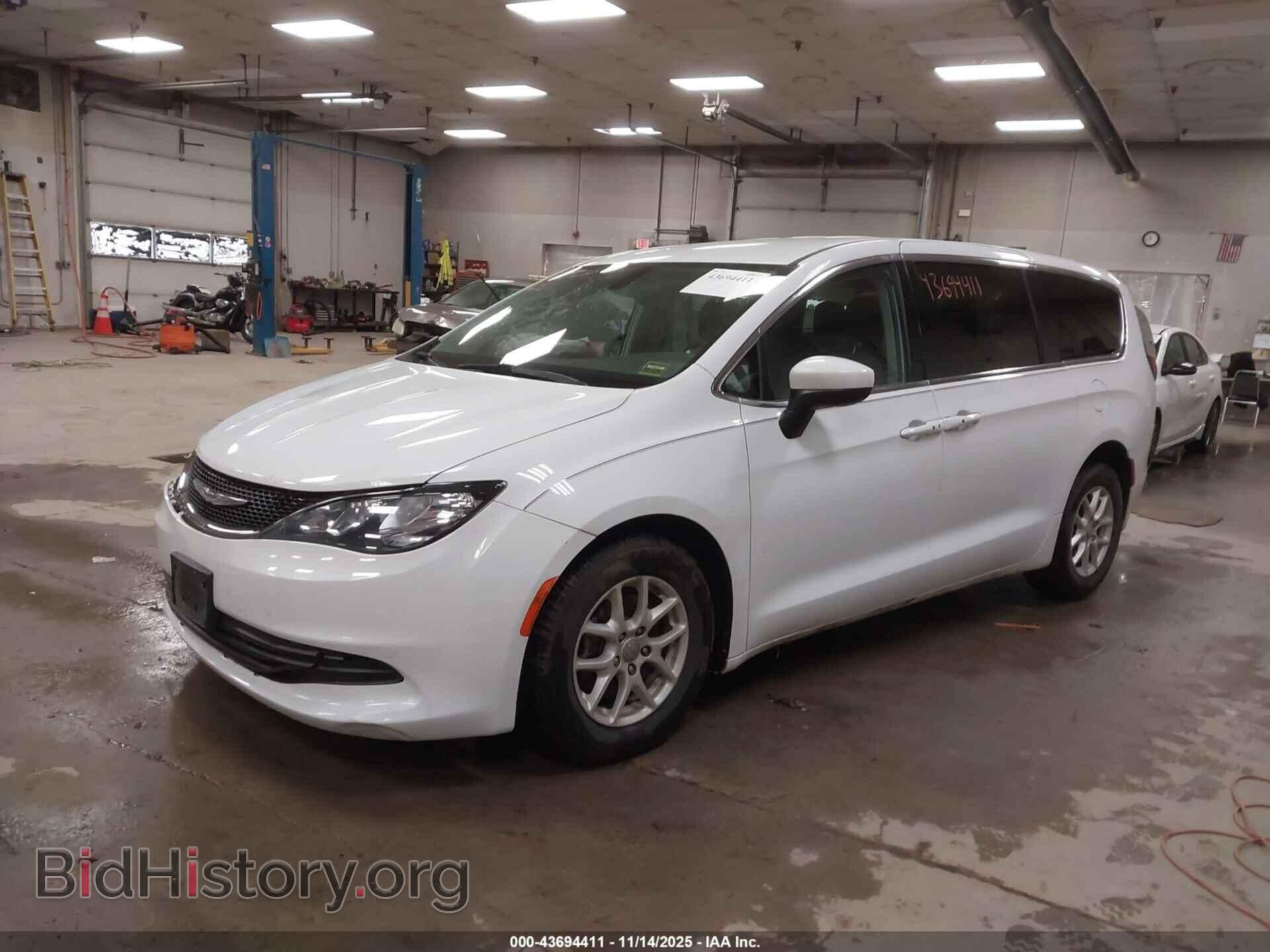2017 CHRYSLER PACIFICA - VIN: 2C4RC1DG4HR711701 - Фото 2