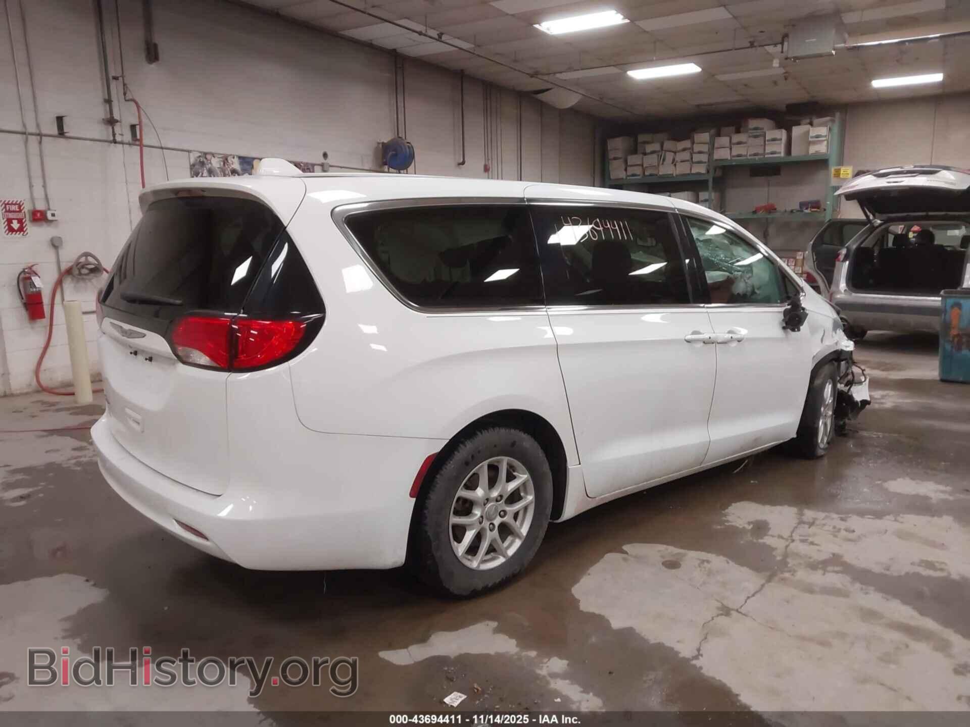 2017 CHRYSLER PACIFICA - VIN: 2C4RC1DG4HR711701 - Фото 4