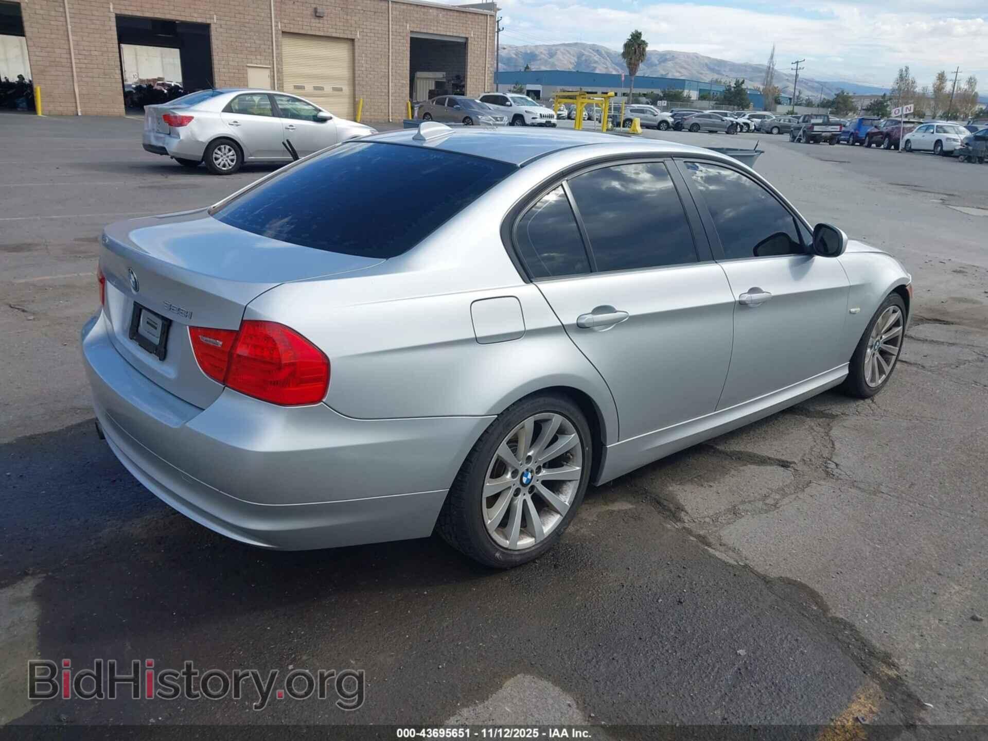 2011 BMW 328I - VIN: WBAPH5G53BNM81886 - Фото 4