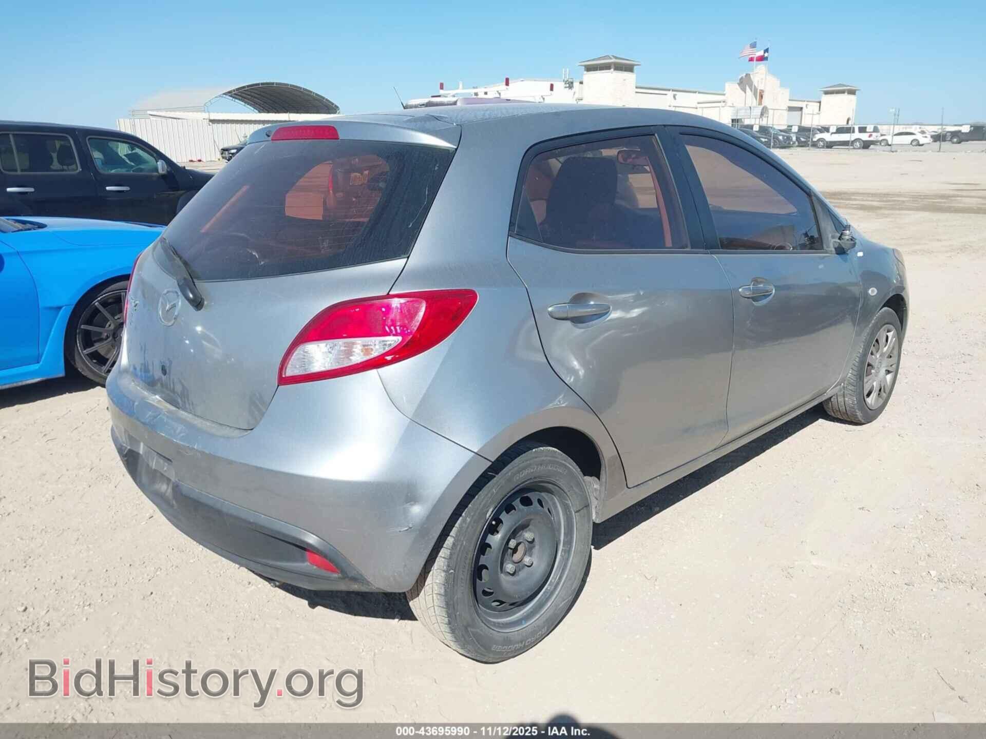 2011 MAZDA MAZDA2 - VIN: JM1DE1HY9B0124399 - Фото 4
