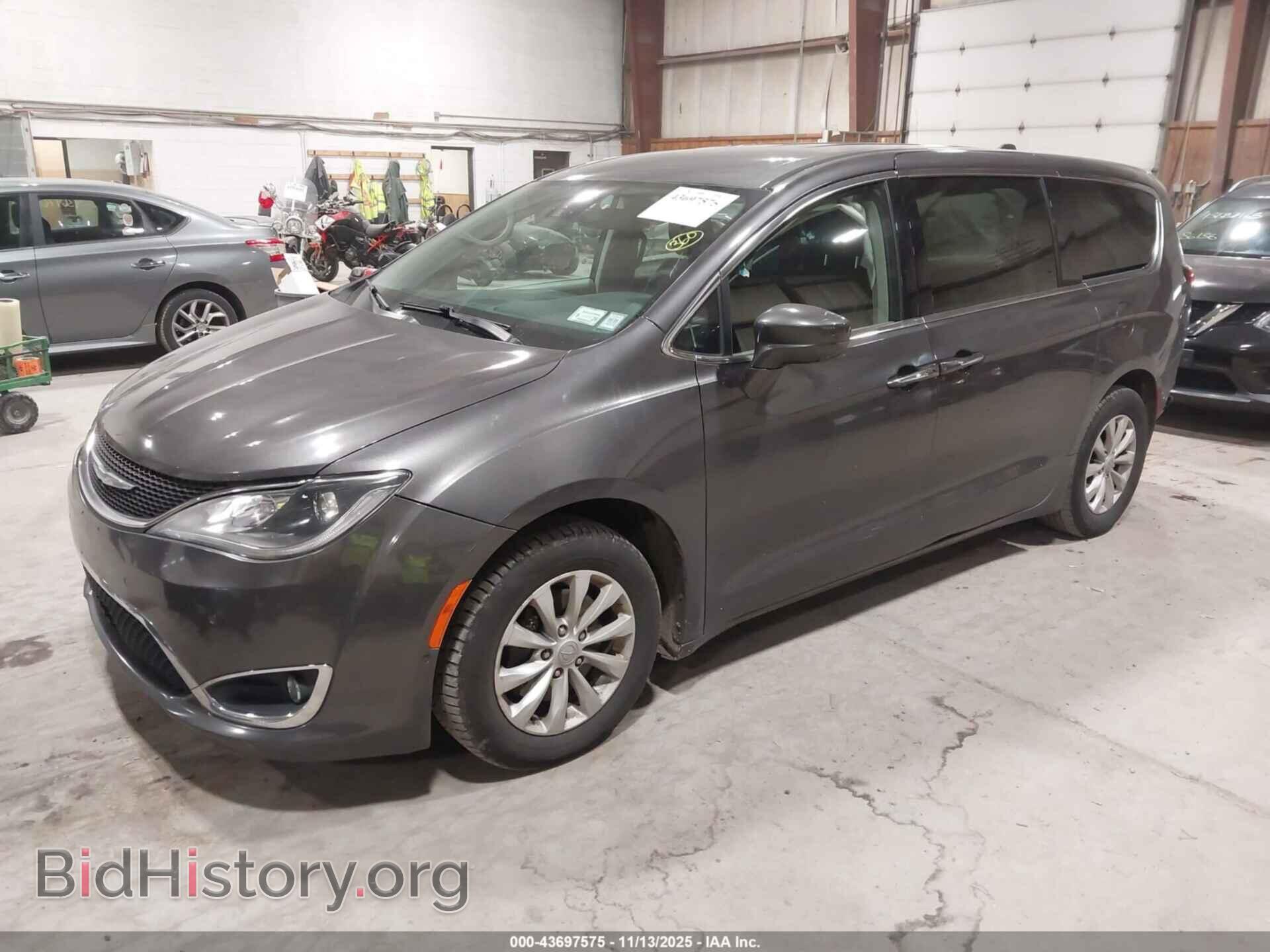2019 CHRYSLER PACIFICA - VIN: 2C4RC1FG0KR702045 - Фото 2