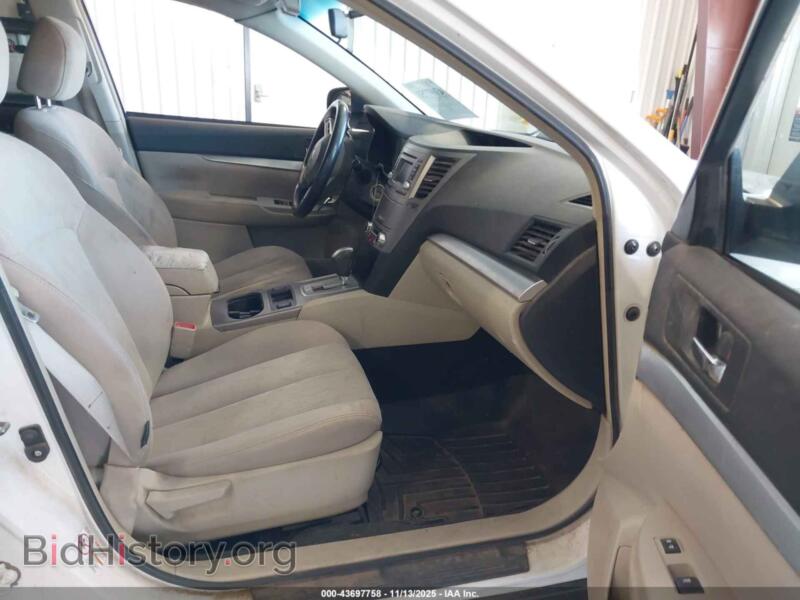 2014 Subaru OUTBACK (VIN 4S4BRBCC0E3217193) — photo 5 of 17