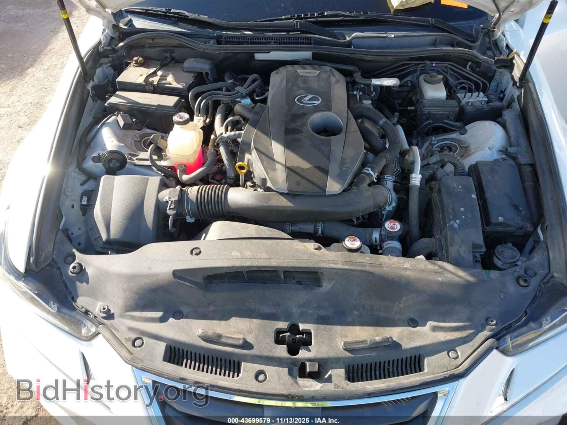 2017 LEXUS IS 200T - VIN: JTHBA1D2XH5040834 - Фото 10