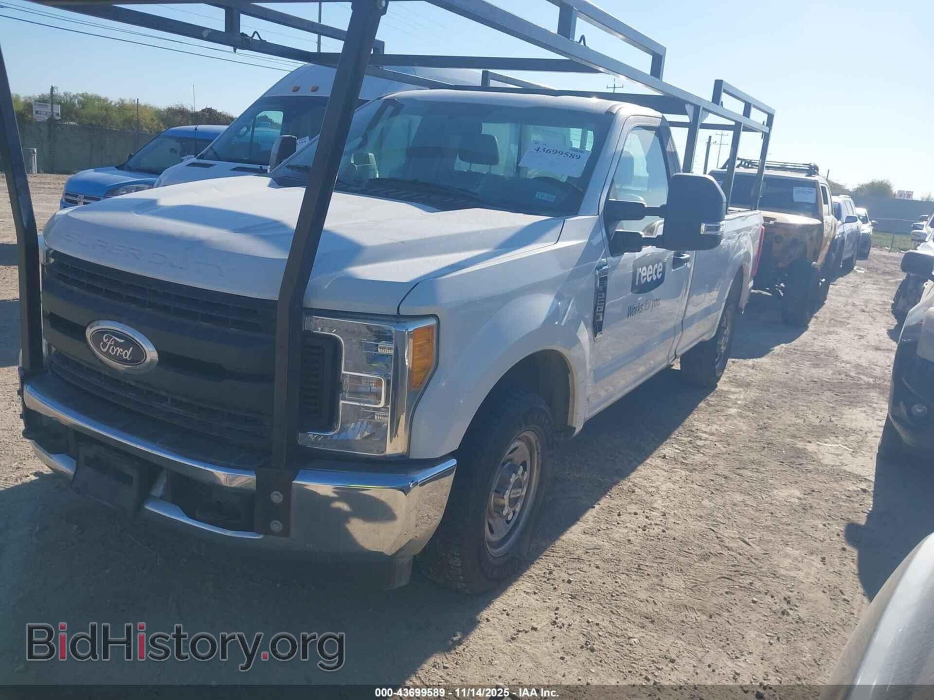 2017 FORD F-250 - VIN: 1FTBF2A6XHEB64960 - Фото 2