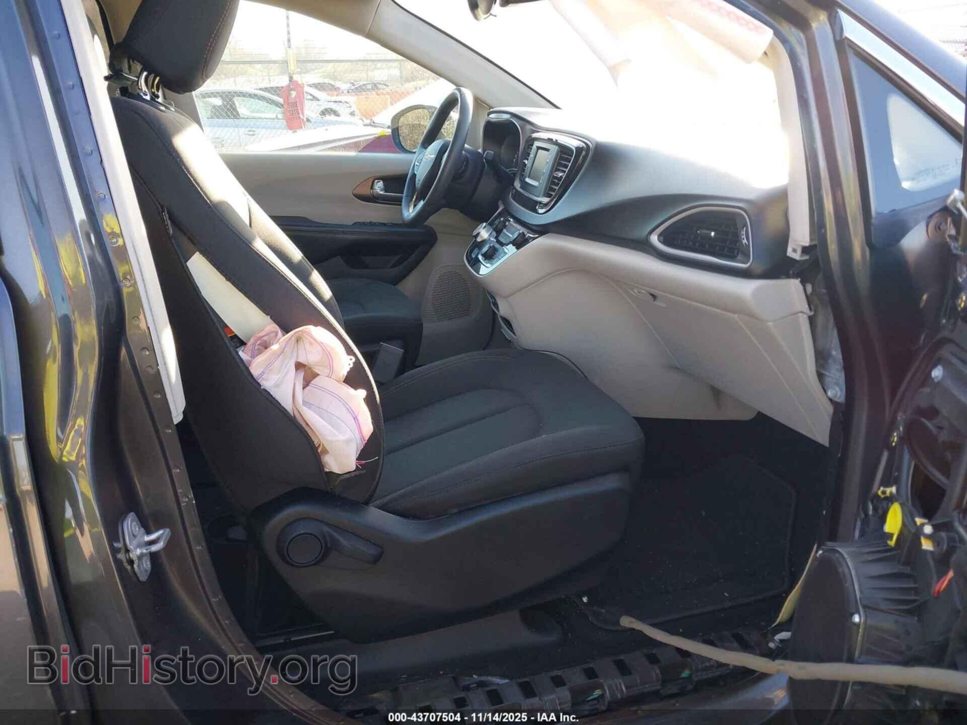 2017 CHRYSLER PACIFICA - VIN: 2C4RC1DG1HR579223 - Photo 5