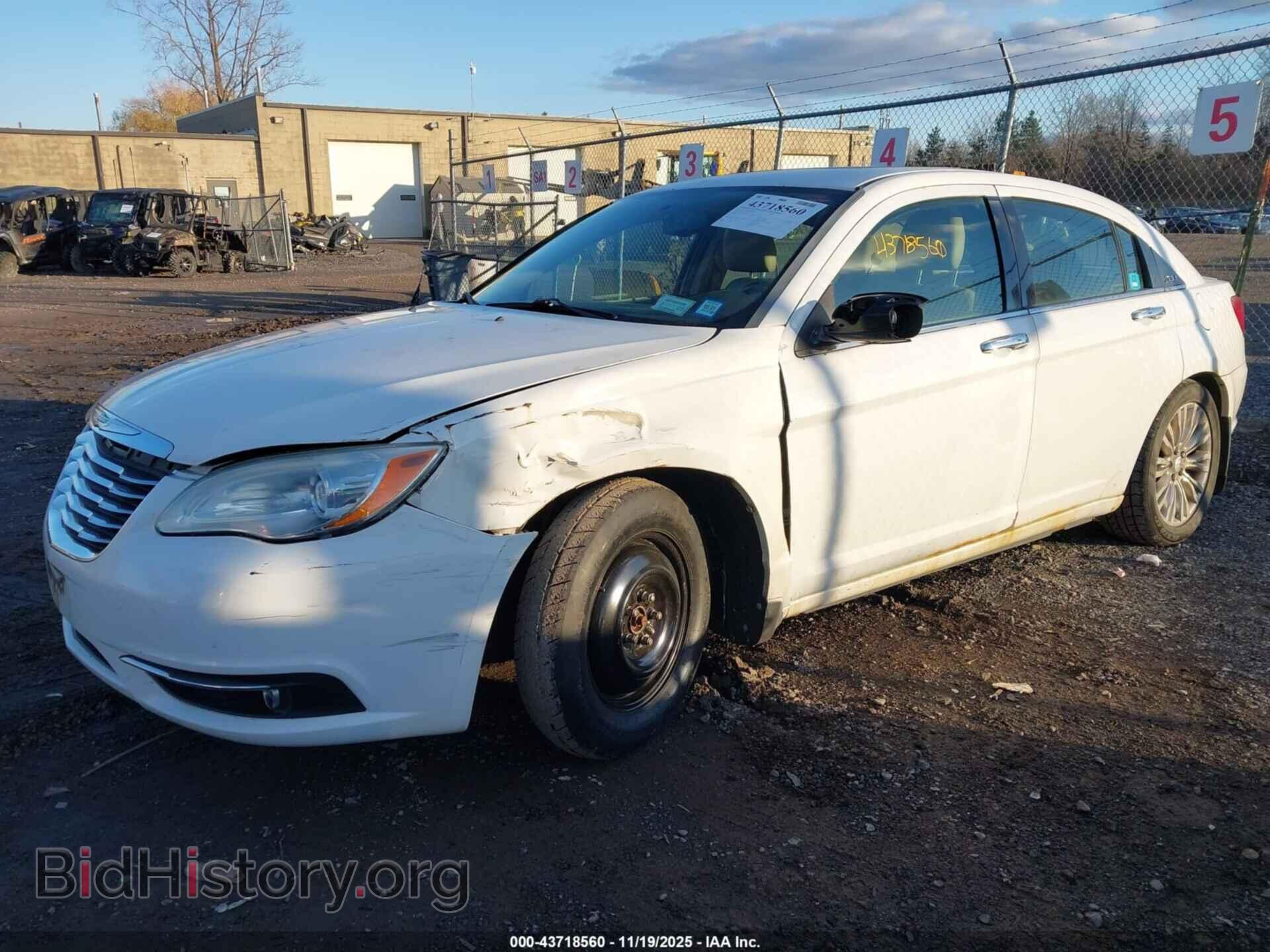2012 CHRYSLER 200 - VIN: 1C3CCBCB1CN183532 - Фото 2