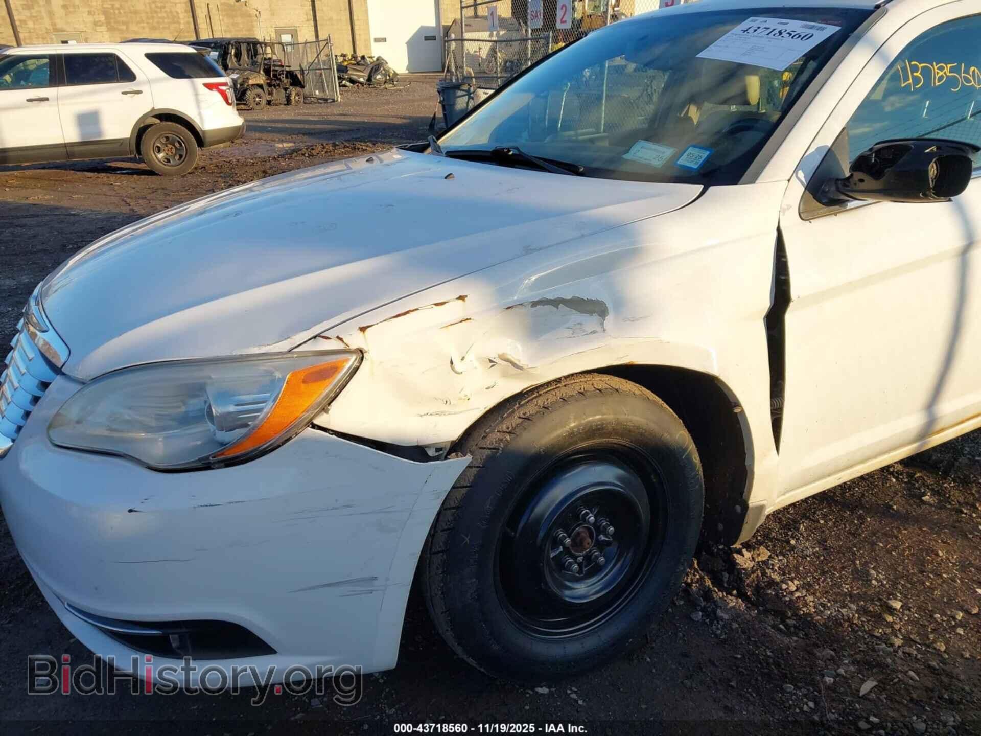 2012 CHRYSLER 200 - VIN: 1C3CCBCB1CN183532 - Фото 6