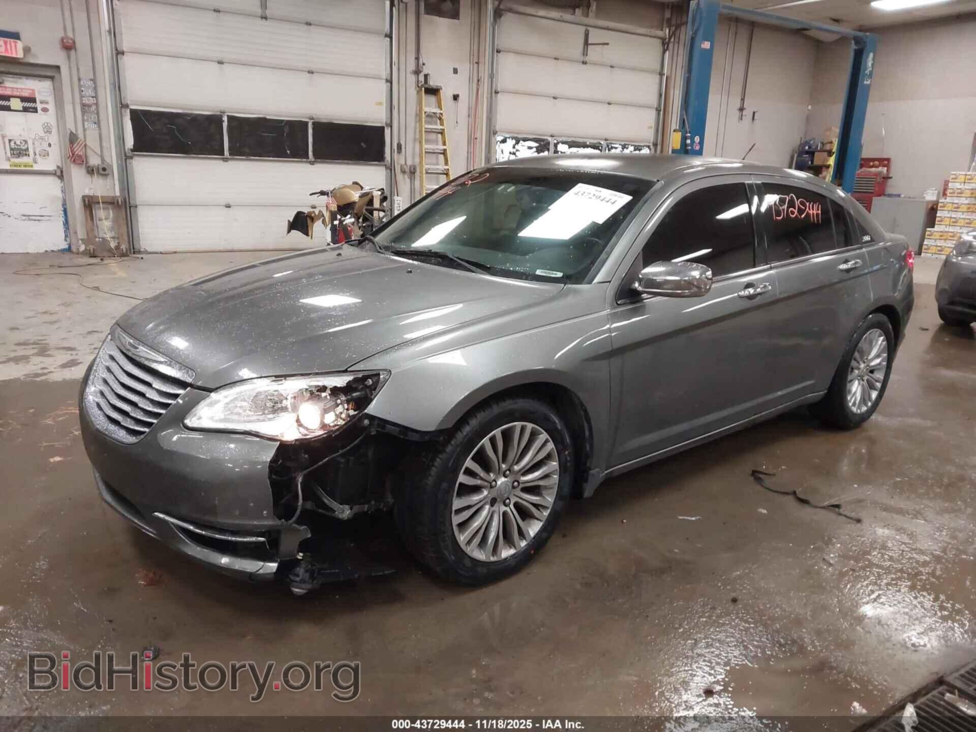 2013 CHRYSLER 200 - VIN: 1C3CCBCG3DN593455 - Фото 2