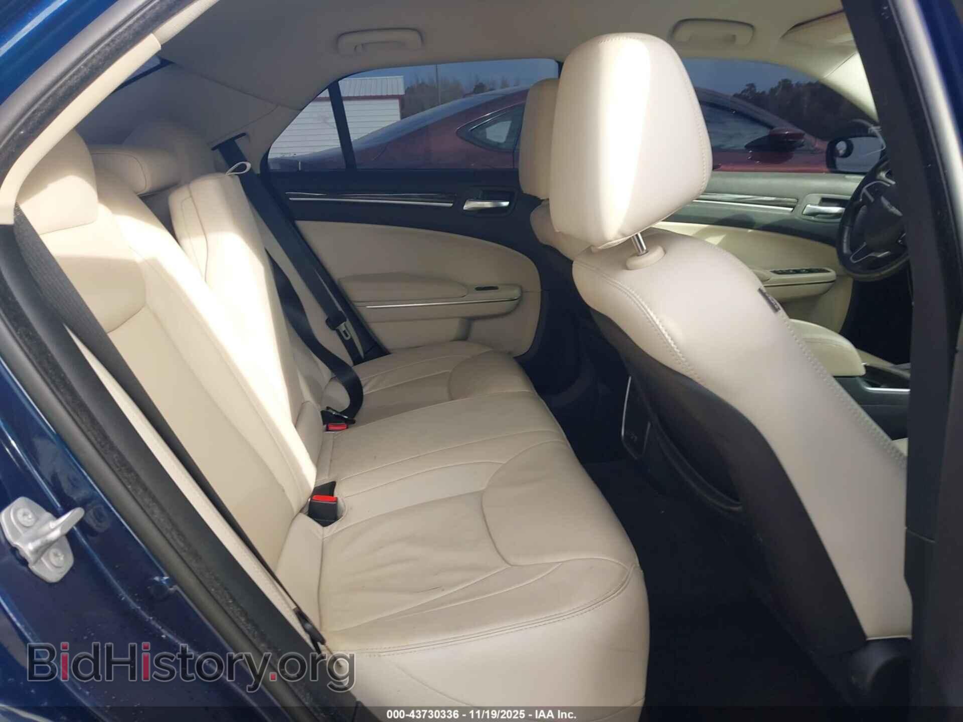 2015 CHRYSLER 300 - VIN: 2C3CCAAG1FH772991 - Фото 8