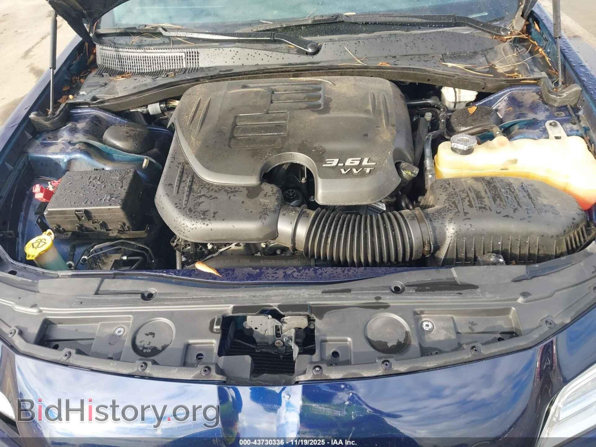 2015 CHRYSLER 300 - VIN: 2C3CCAAG1FH772991 - Фото 10