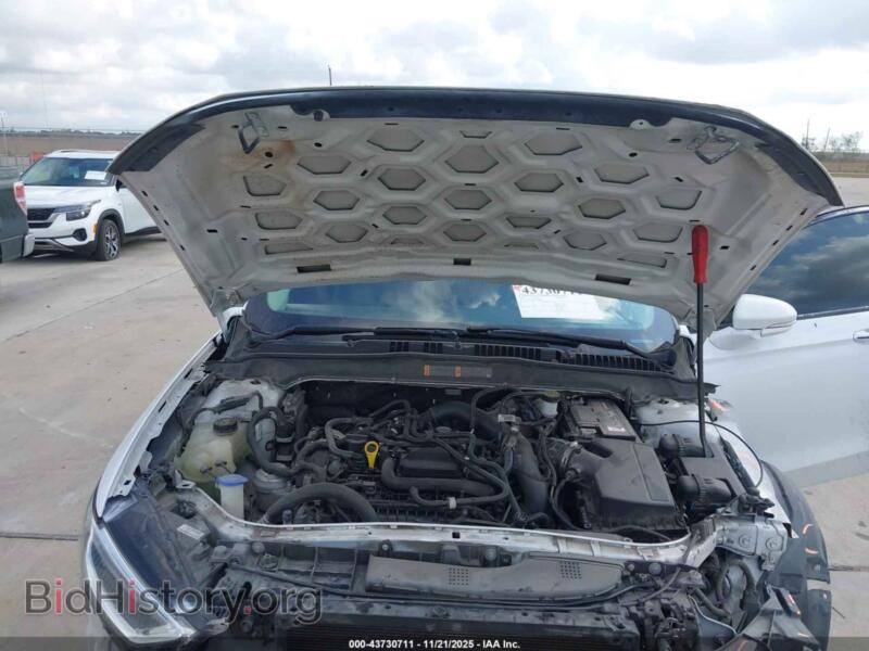 2019 Ford FUSION (VIN 3FA6P0CD7KR180817) — photo 10 of 16