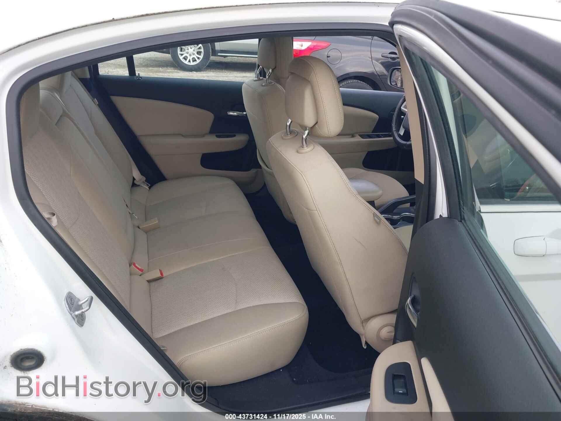 2012 CHRYSLER 200 - VIN: 1C3CCBBB0CN190652 - Photo 8