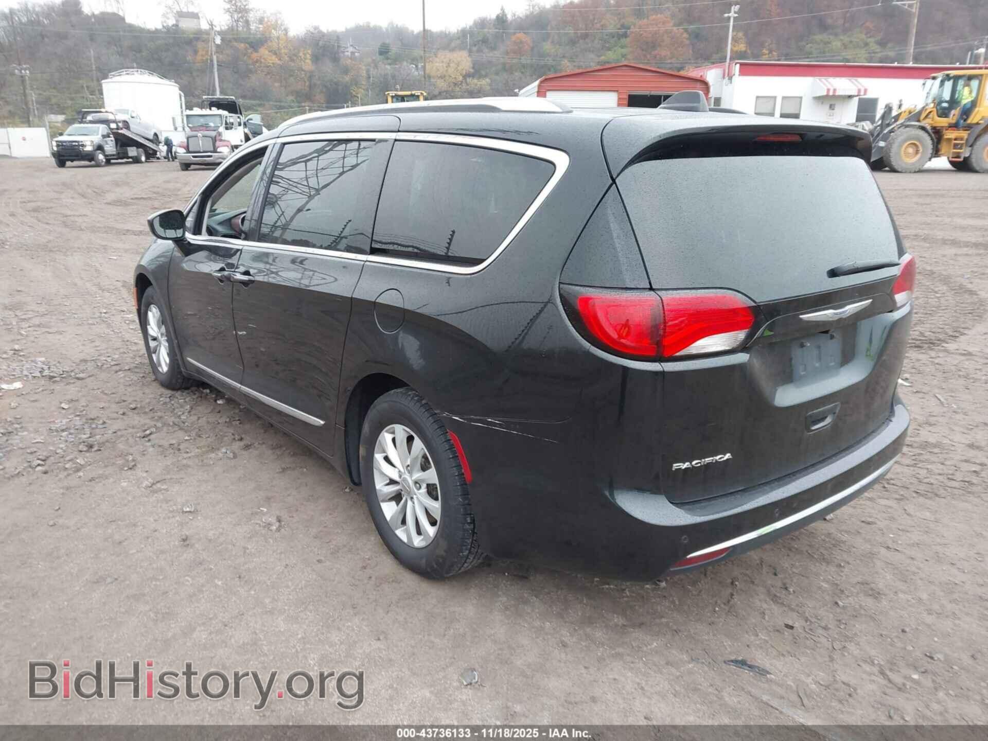 2018 CHRYSLER PACIFICA - VIN: 2C4RC1EG2JR144246 - Фото 3