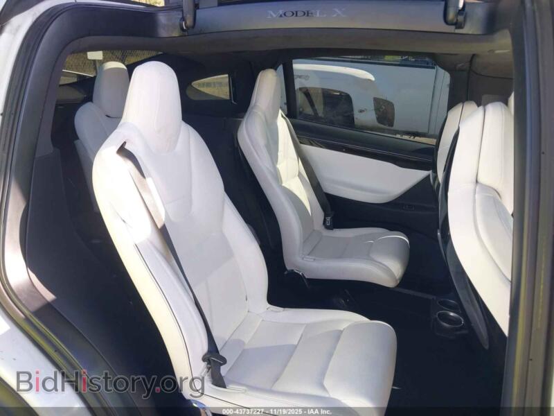 2016 Tesla MODEL X (VIN 5YJXCBE25GF013043) — фото 8 из 16
