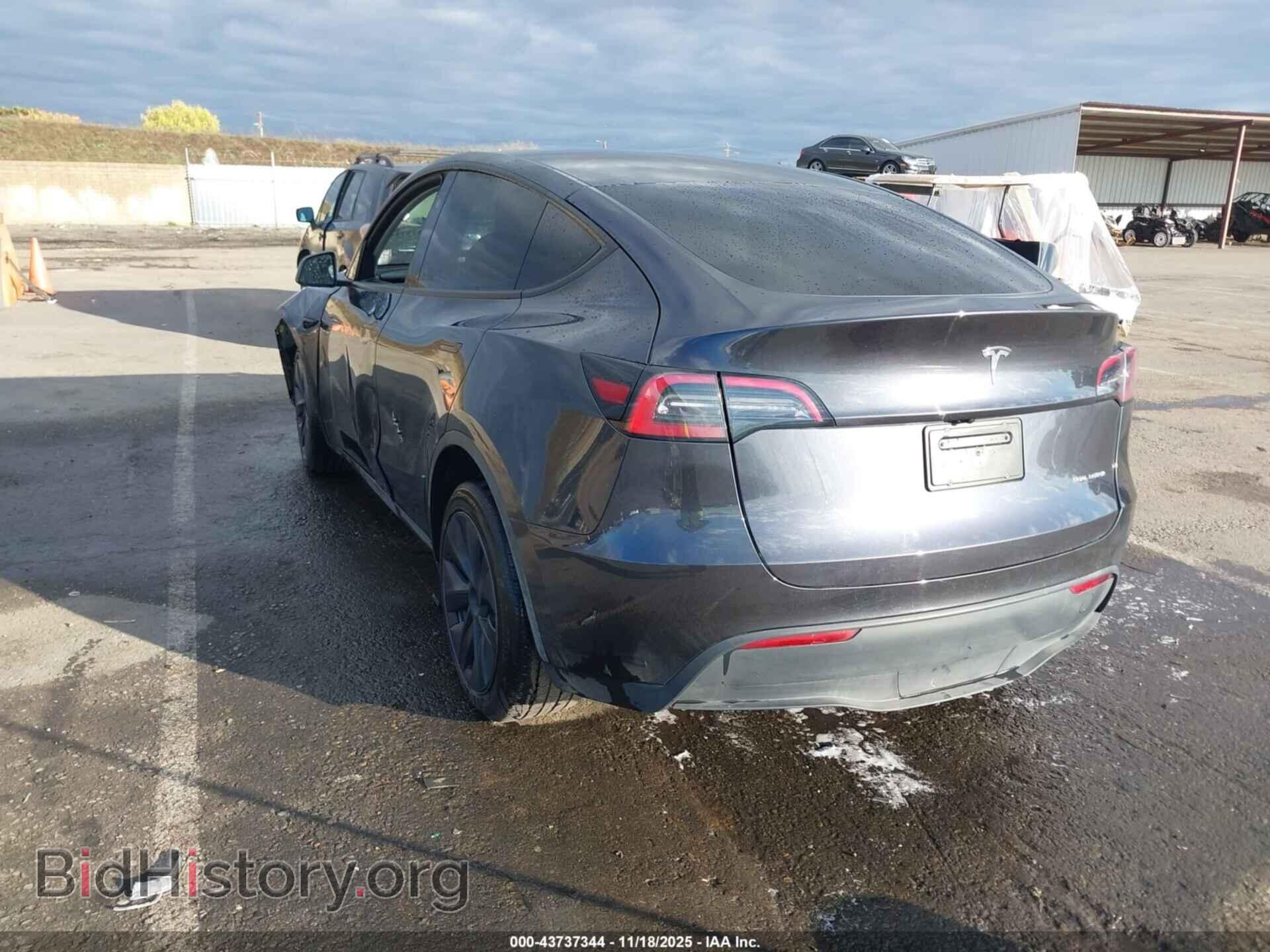 2024 TESLA MODEL Y - VIN: 7SAYGDEE7RF112936 - Фото 3