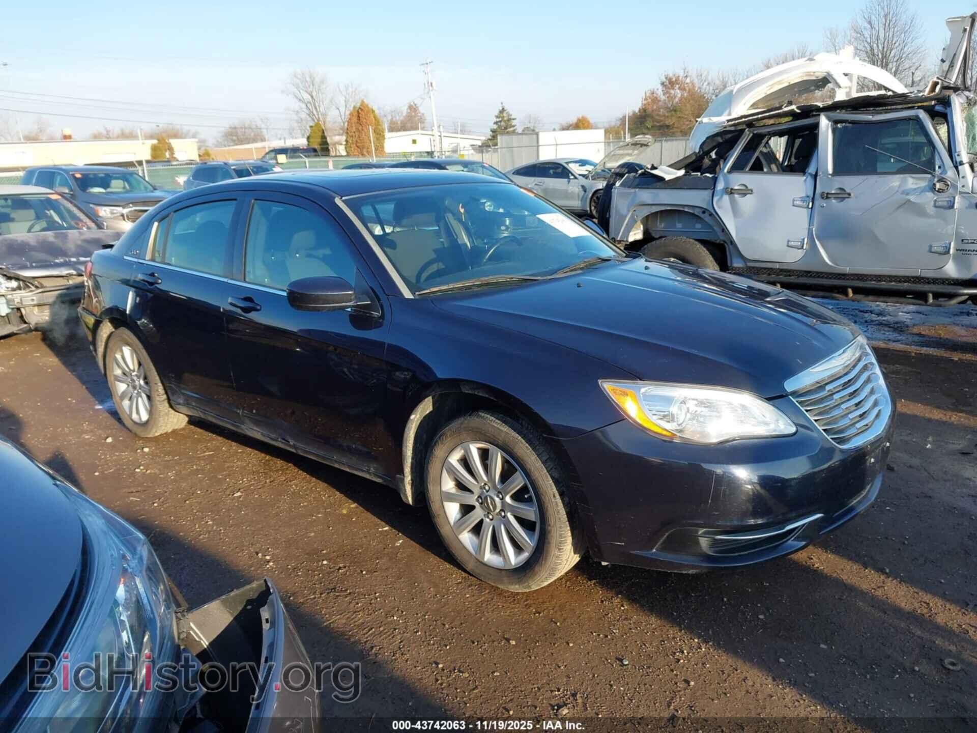 Photo 1C3BC1FB6BN595008 - CHRYSLER 200 2011