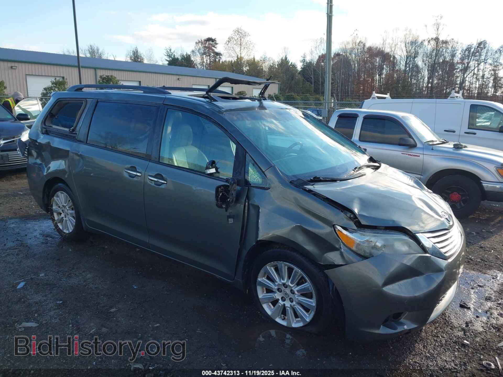 Photo 5TDDK3DC8DS060399 - TOYOTA SIENNA 2013