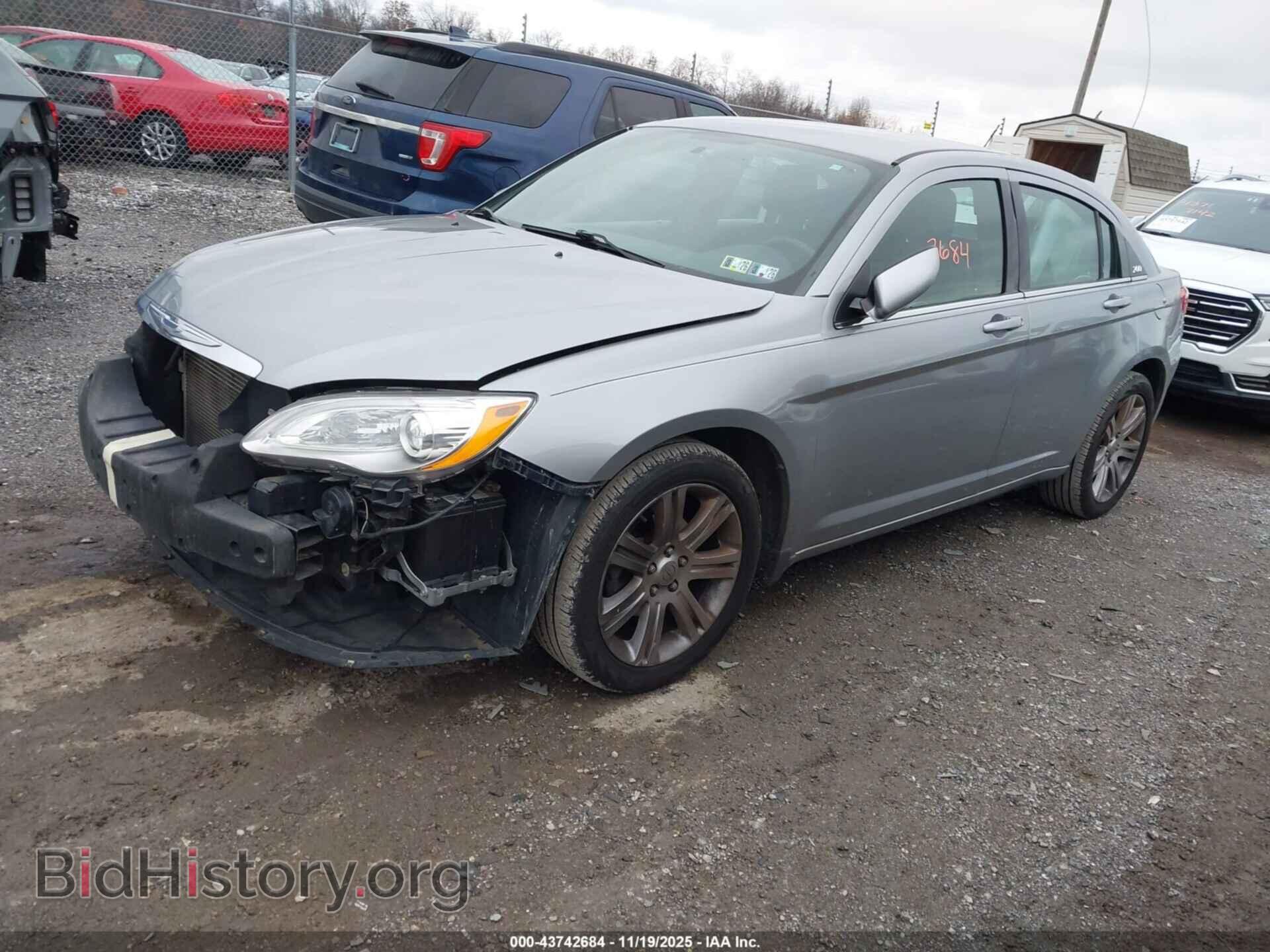 2013 CHRYSLER 200 - VIN: 1C3CCBBB0DN743348 - Photo 2