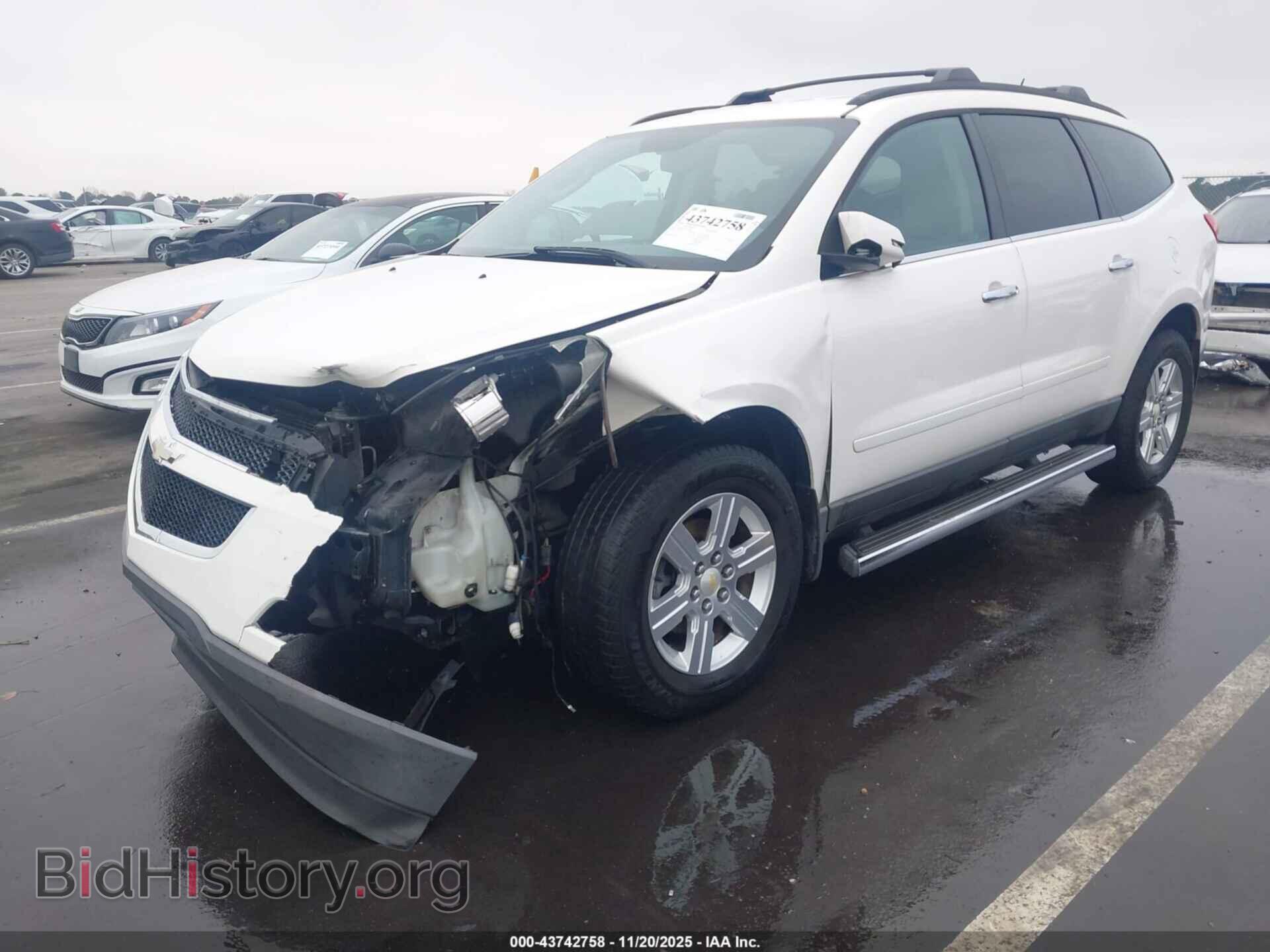 2012 CHEVROLET TRAVERSE - VIN: 1GNKRJED1CJ149510 - Фото 2